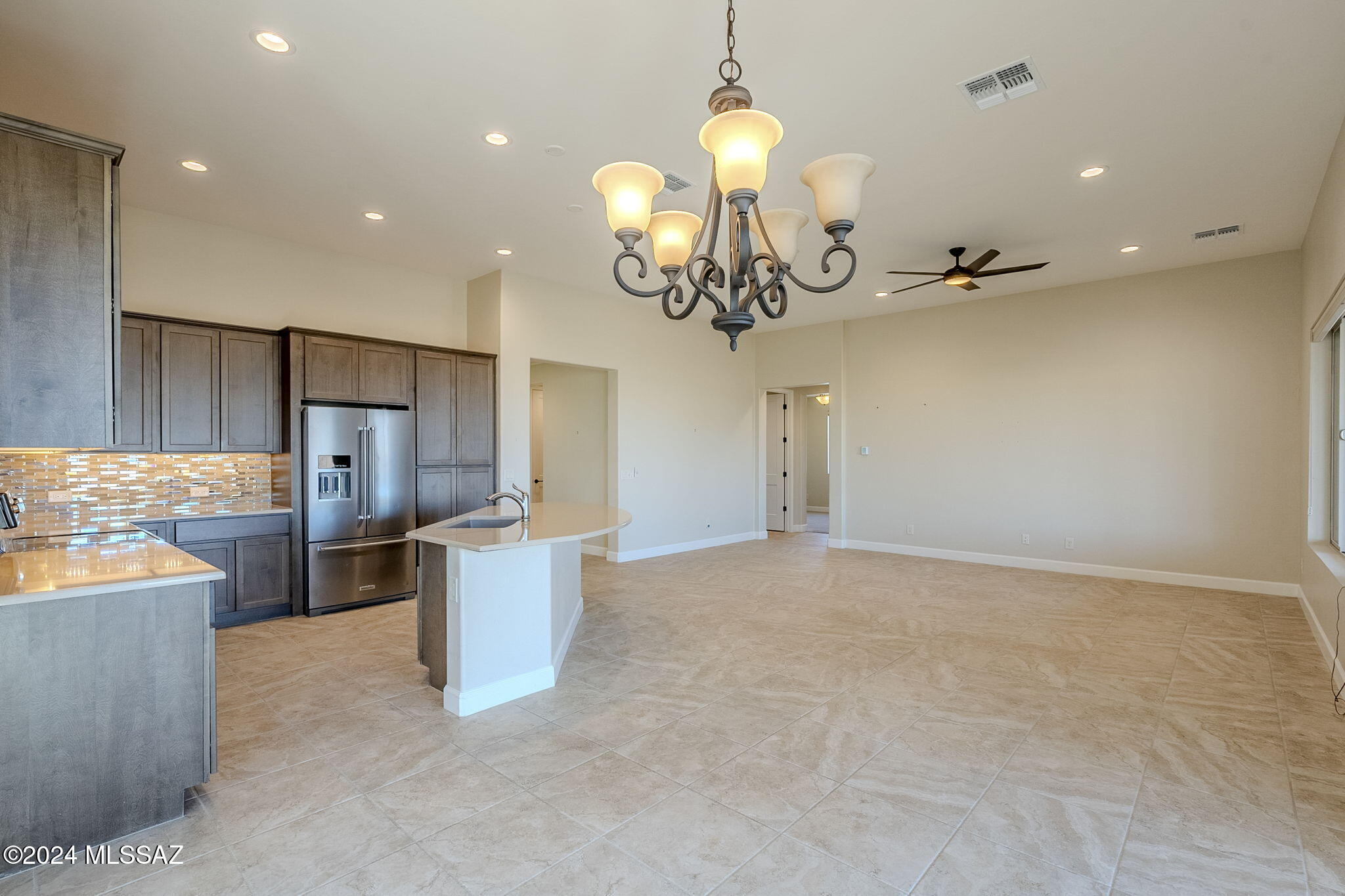 1427 E Golden Rock Way