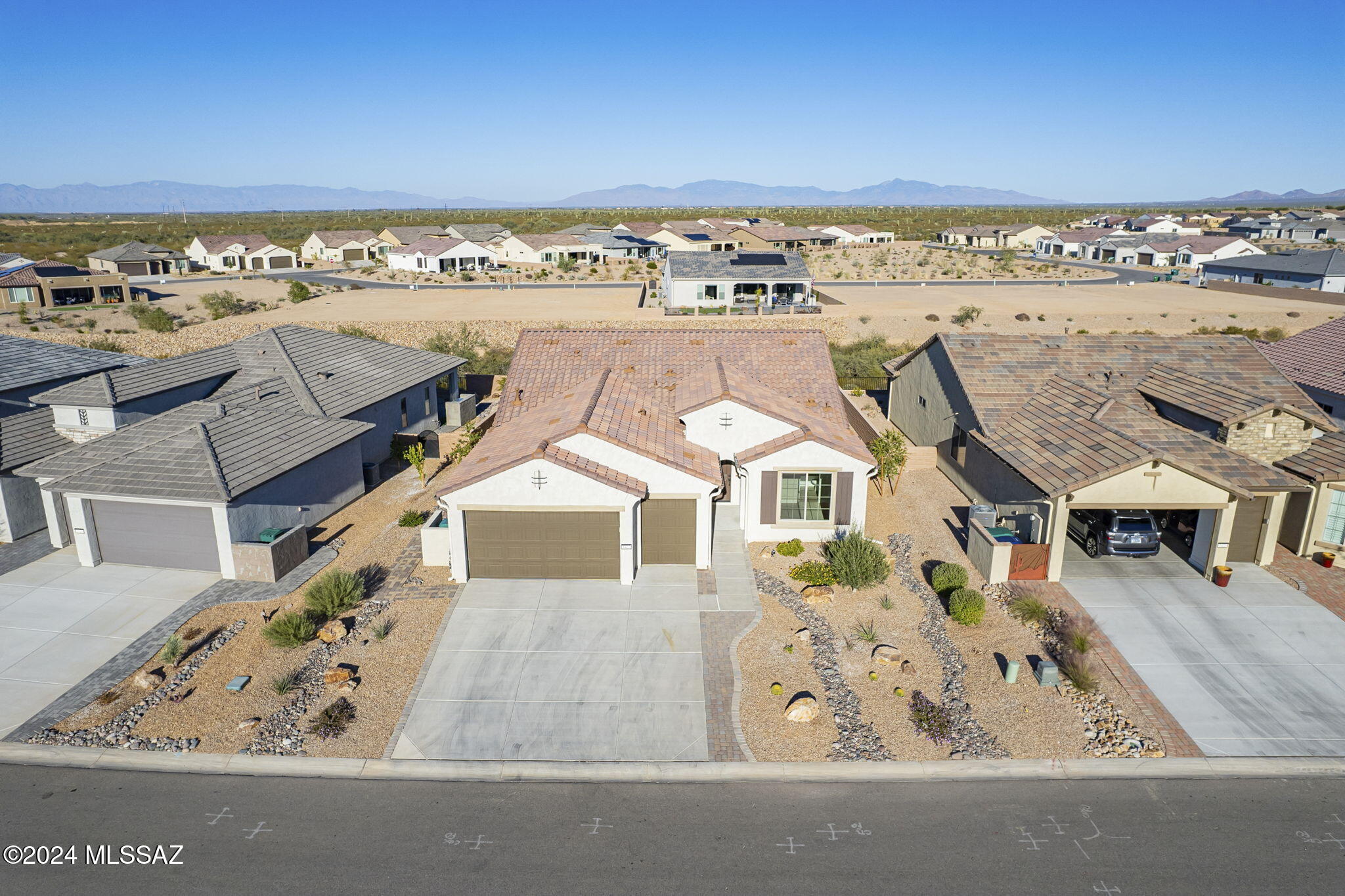 1427 E Golden Rock Way