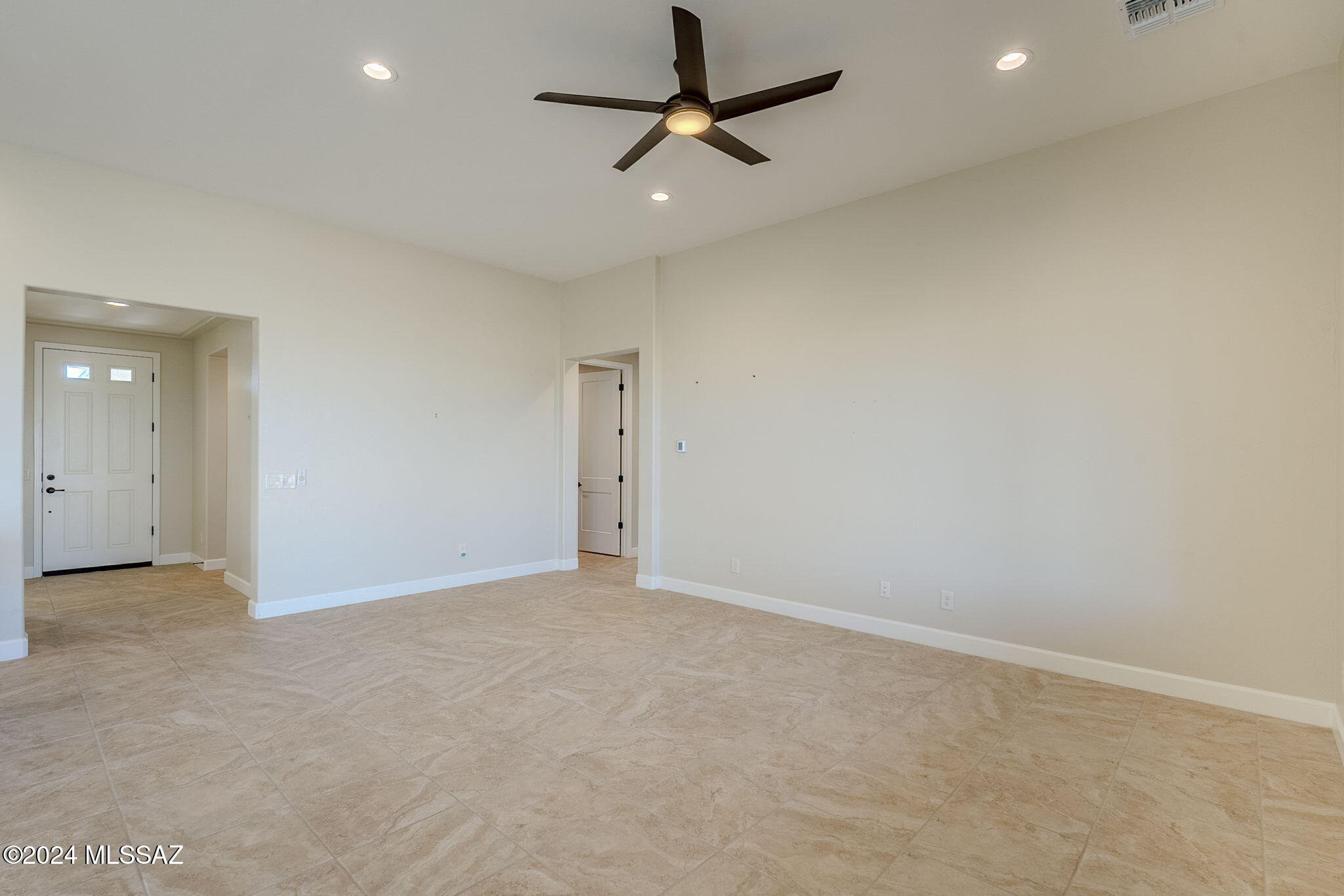 1427 E Golden Rock Way