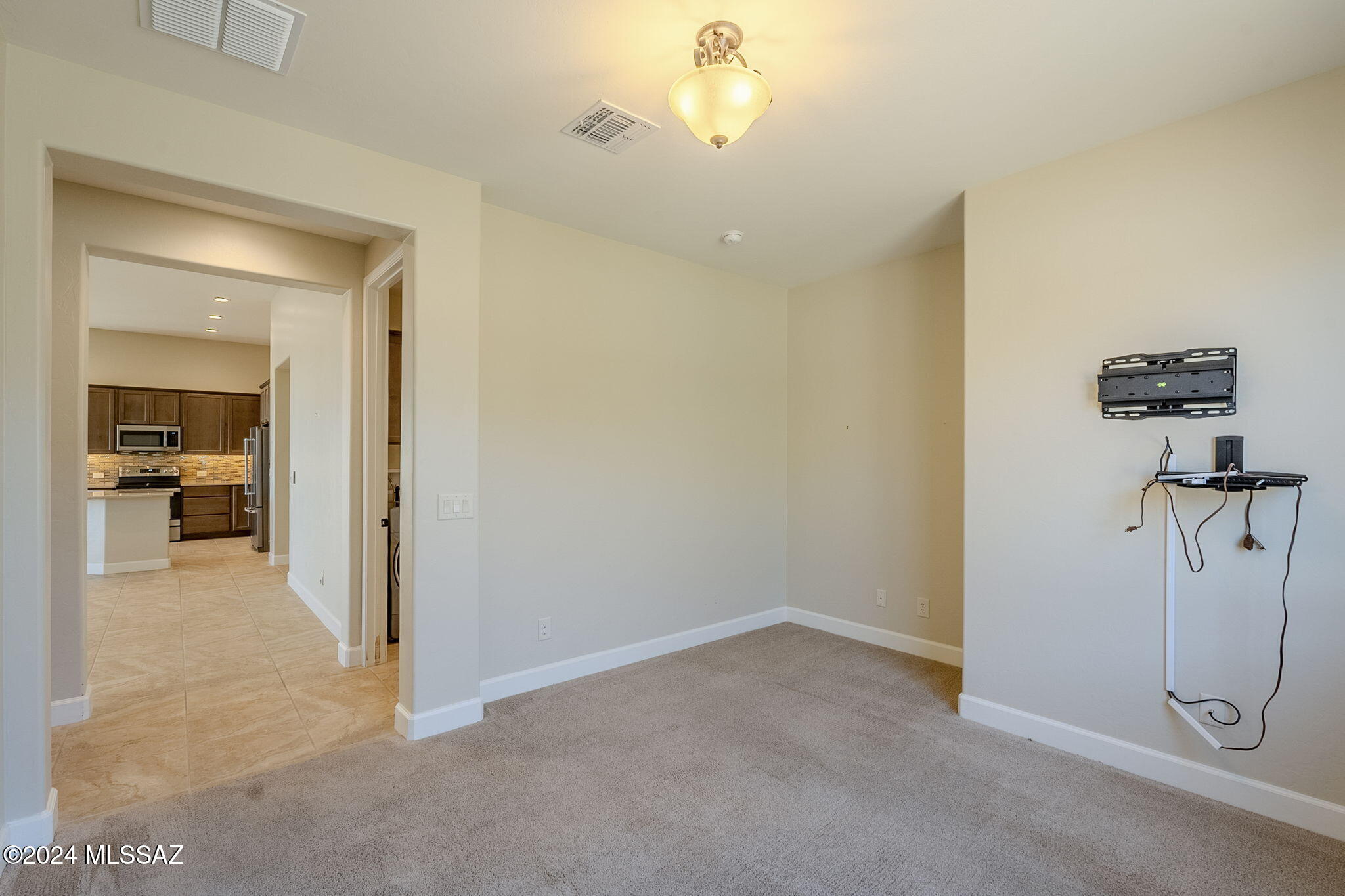 1427 E Golden Rock Way