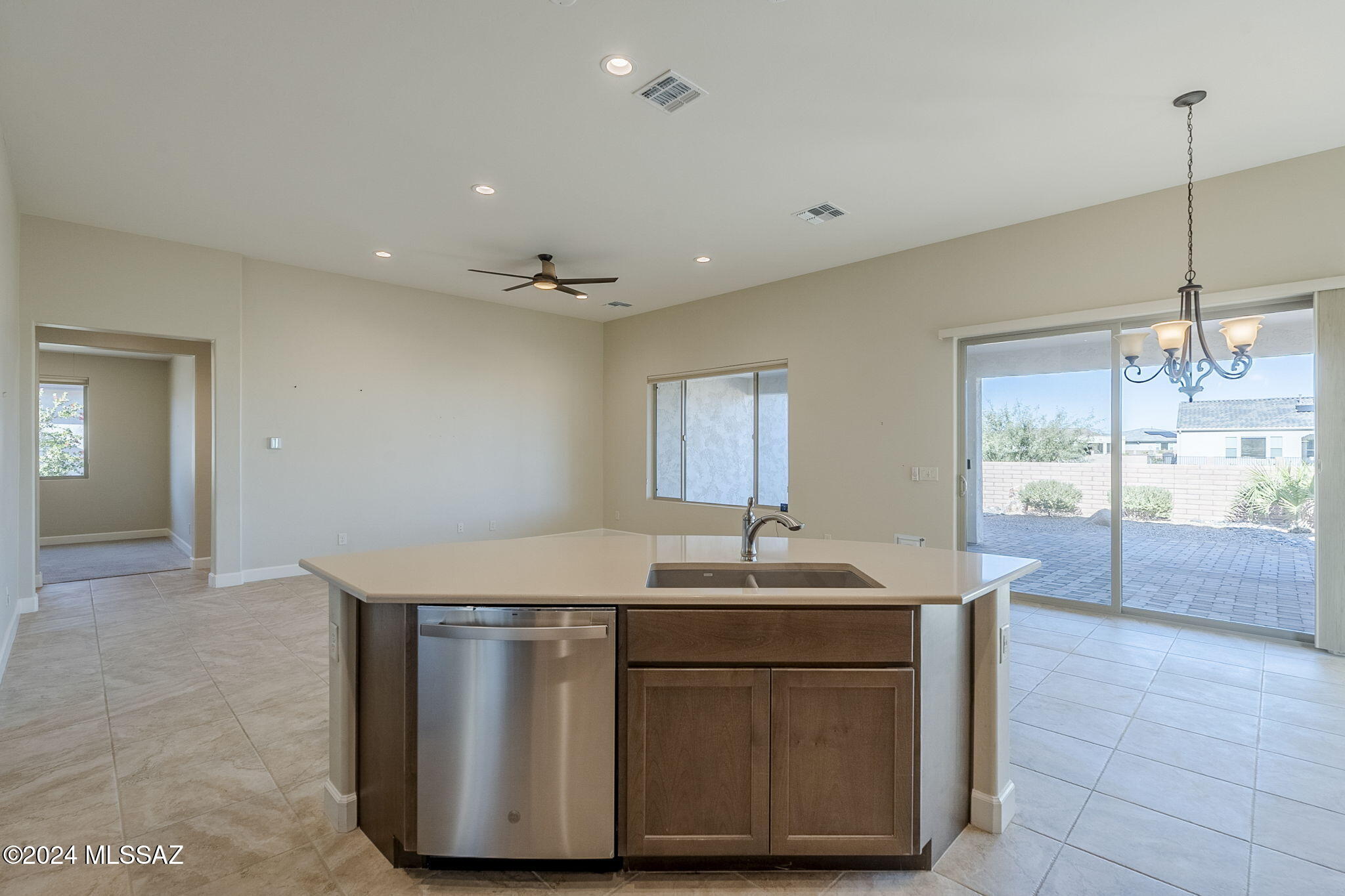 1427 E Golden Rock Way