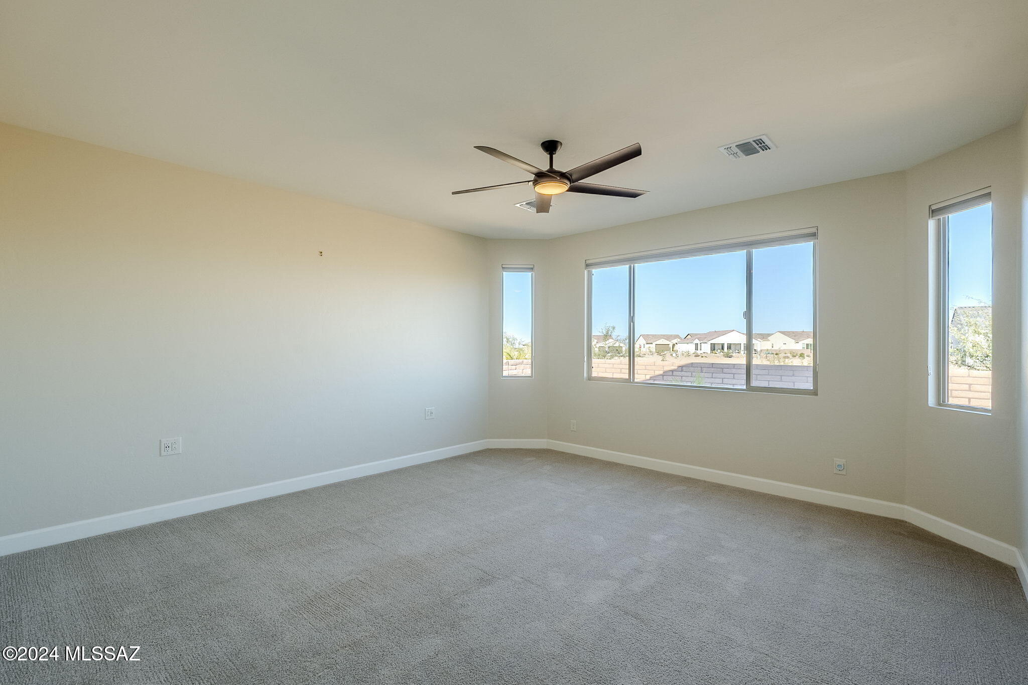 1427 E Golden Rock Way