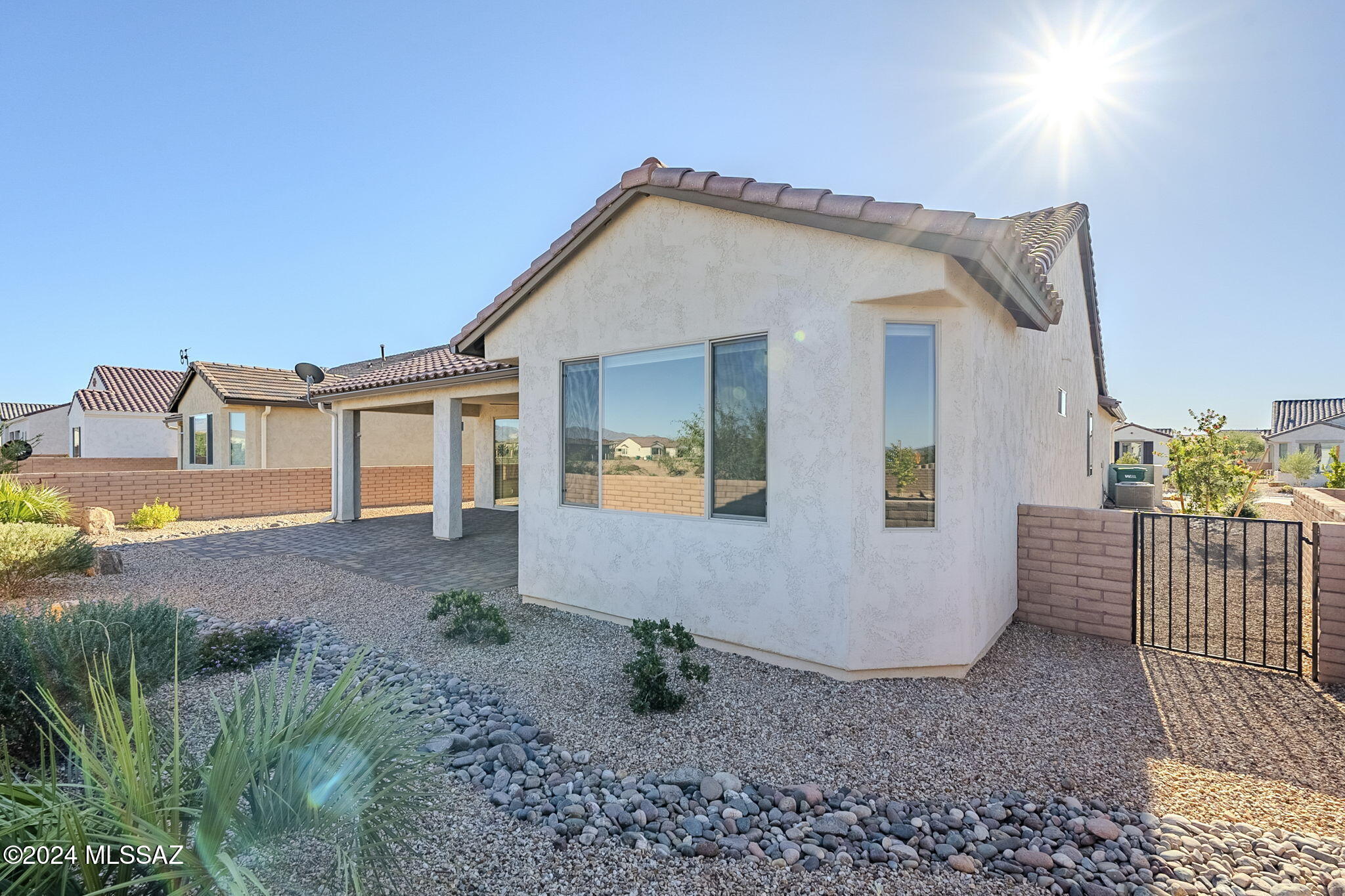 1427 E Golden Rock Way