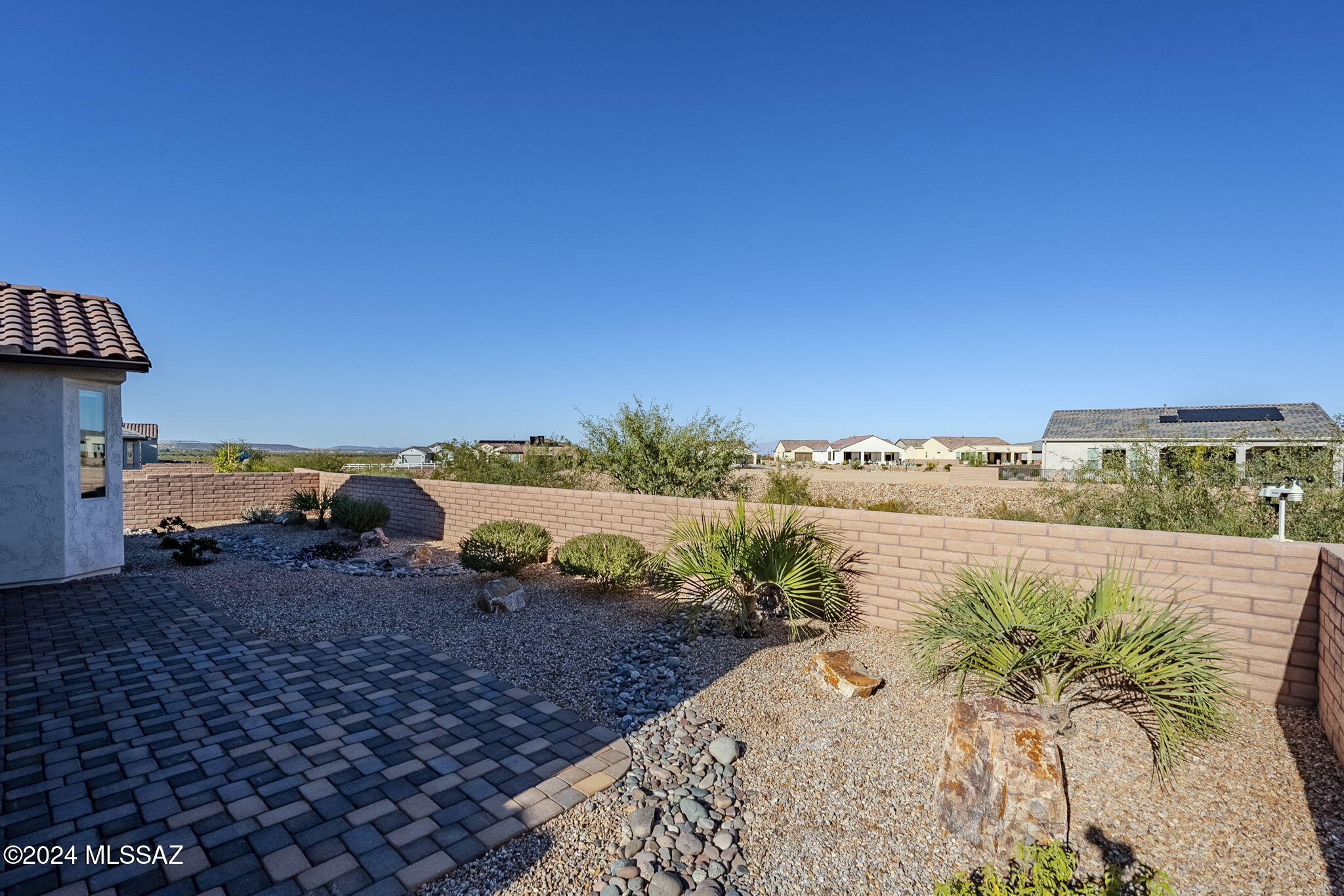 1427 E Golden Rock Way