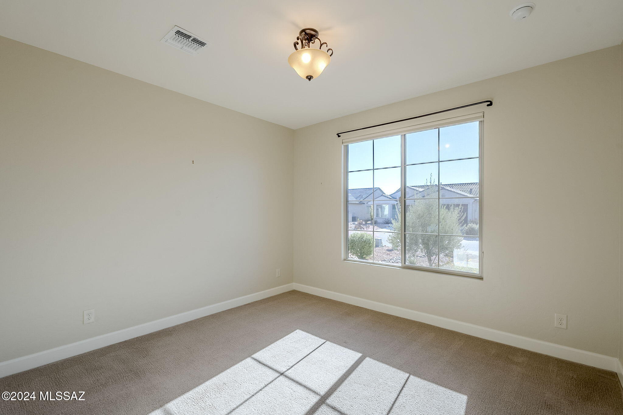 1427 E Golden Rock Way