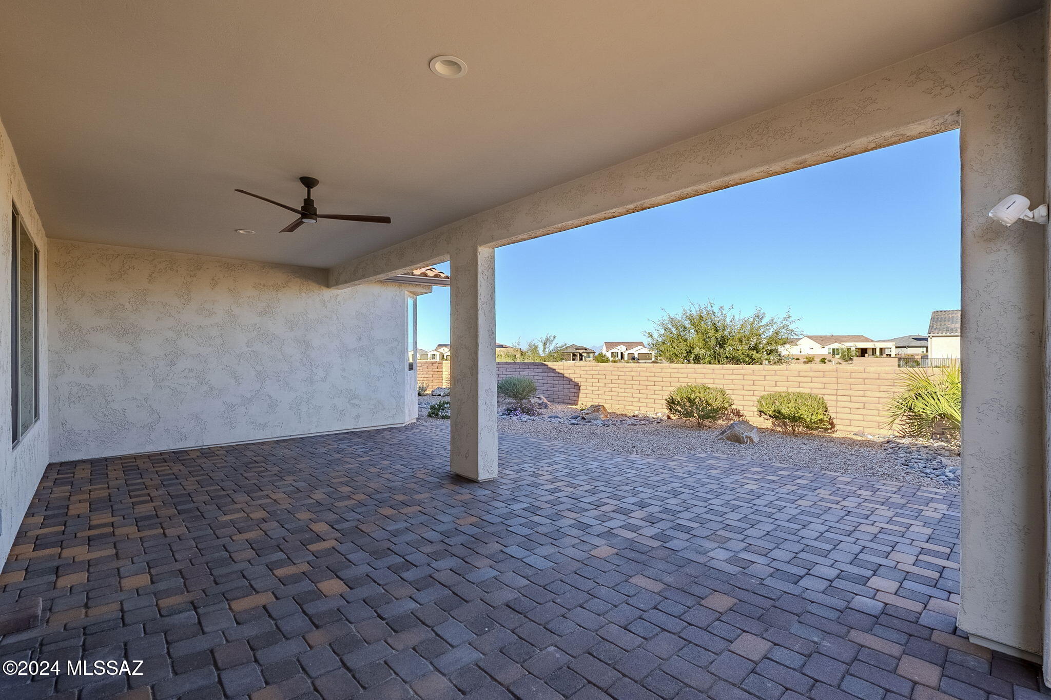 1427 E Golden Rock Way