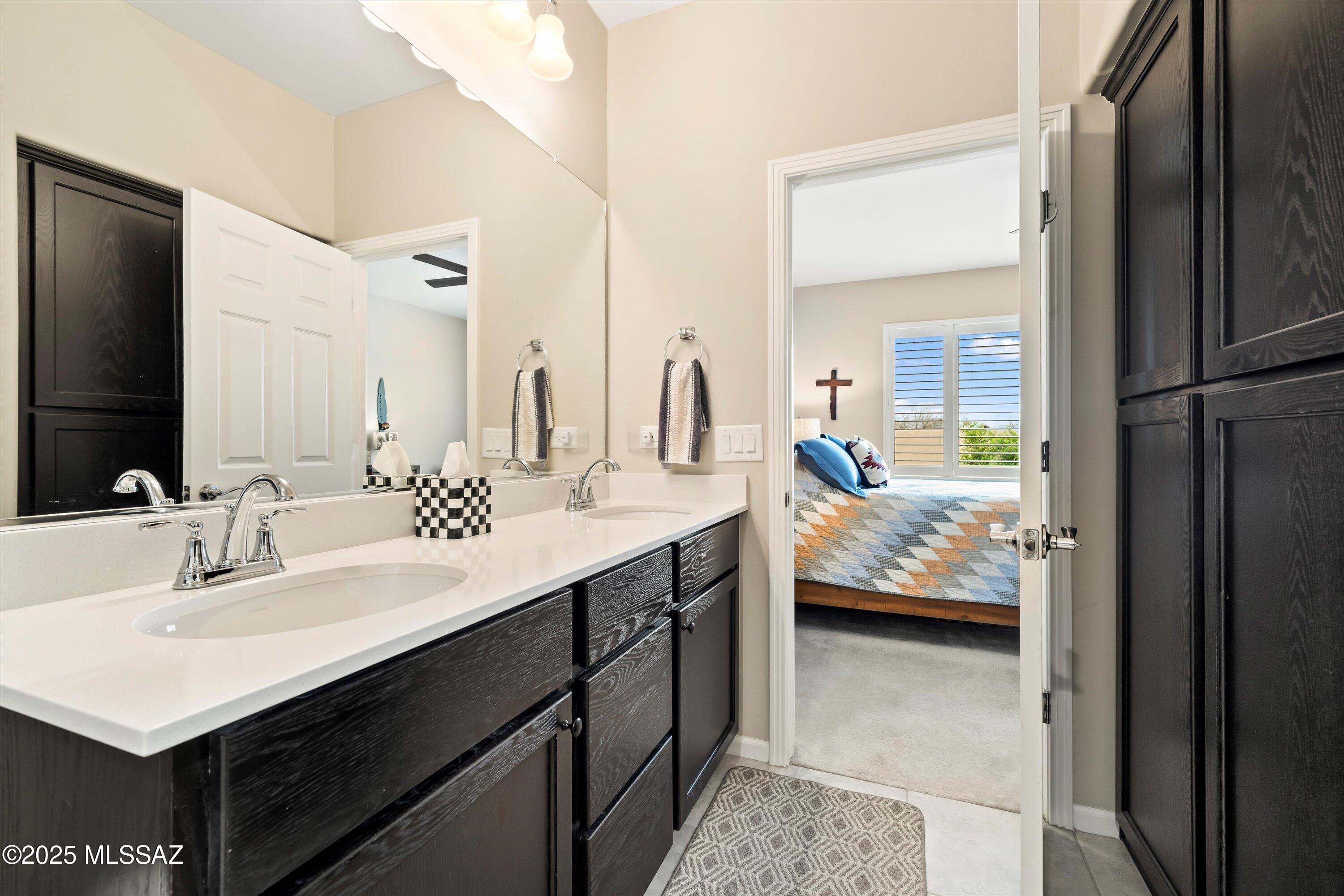 1426 E Blue Granite Drive