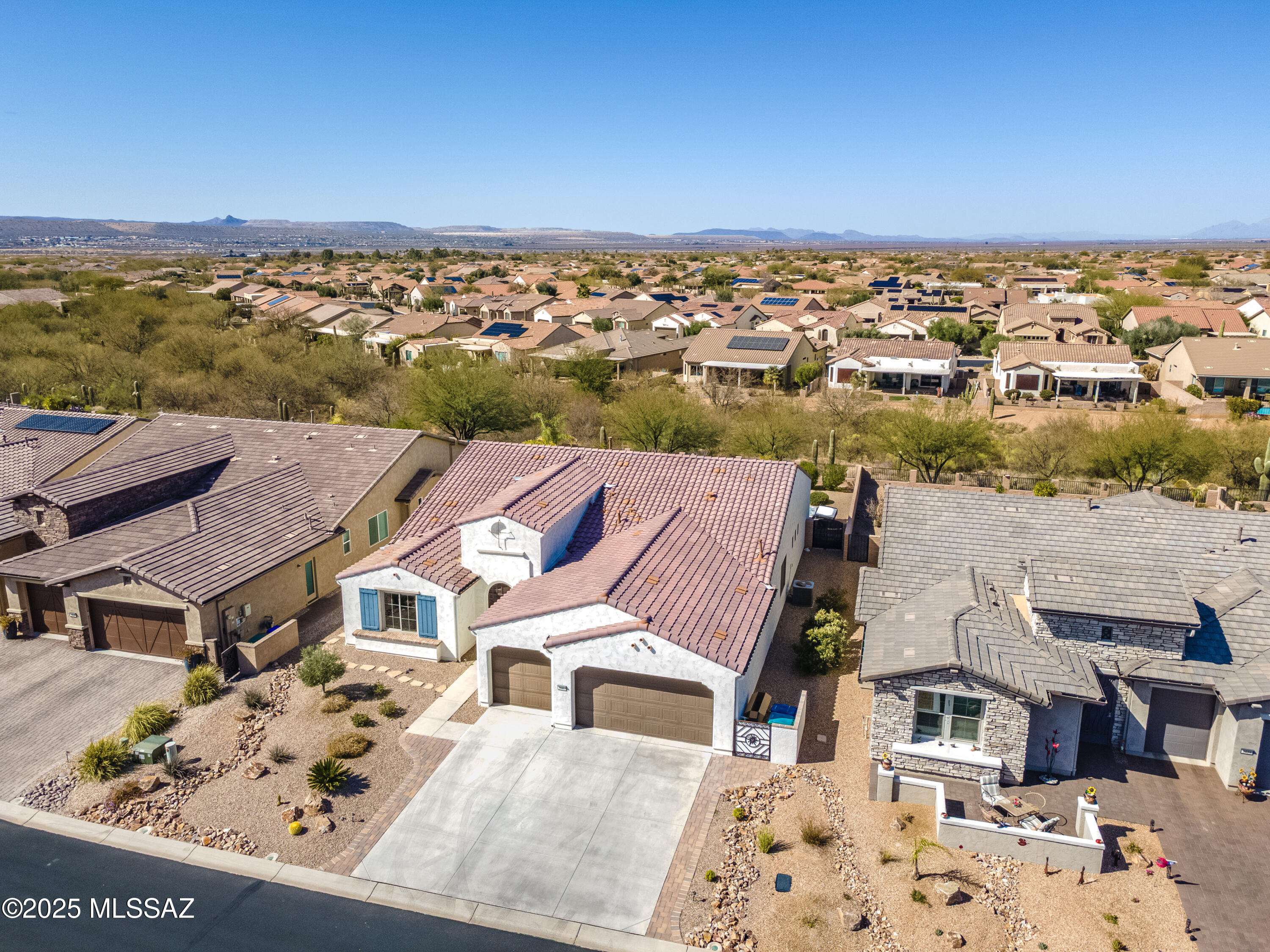 2447 E Canyon Crossing Drive