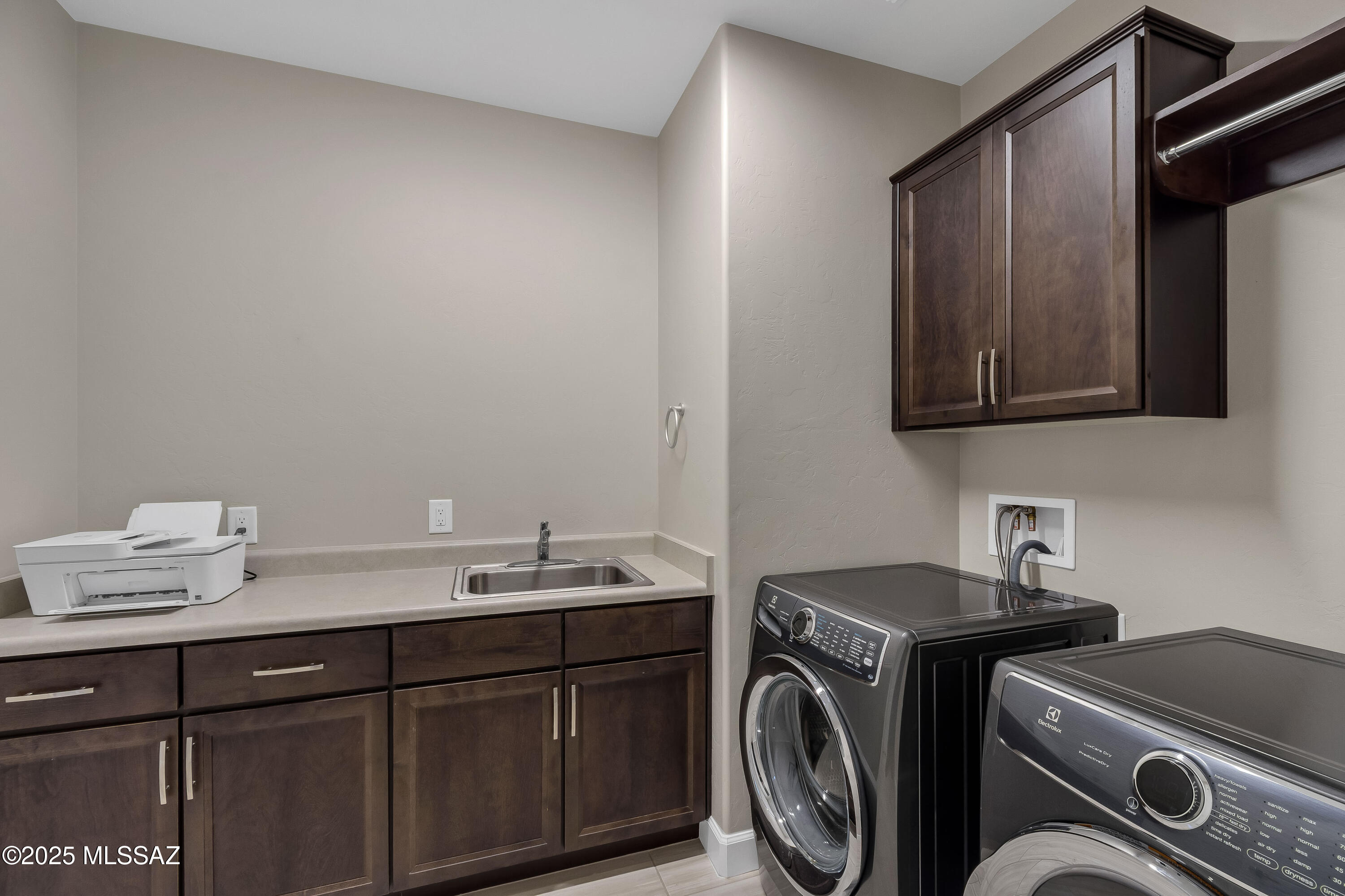 2447 E Canyon Crossing Drive