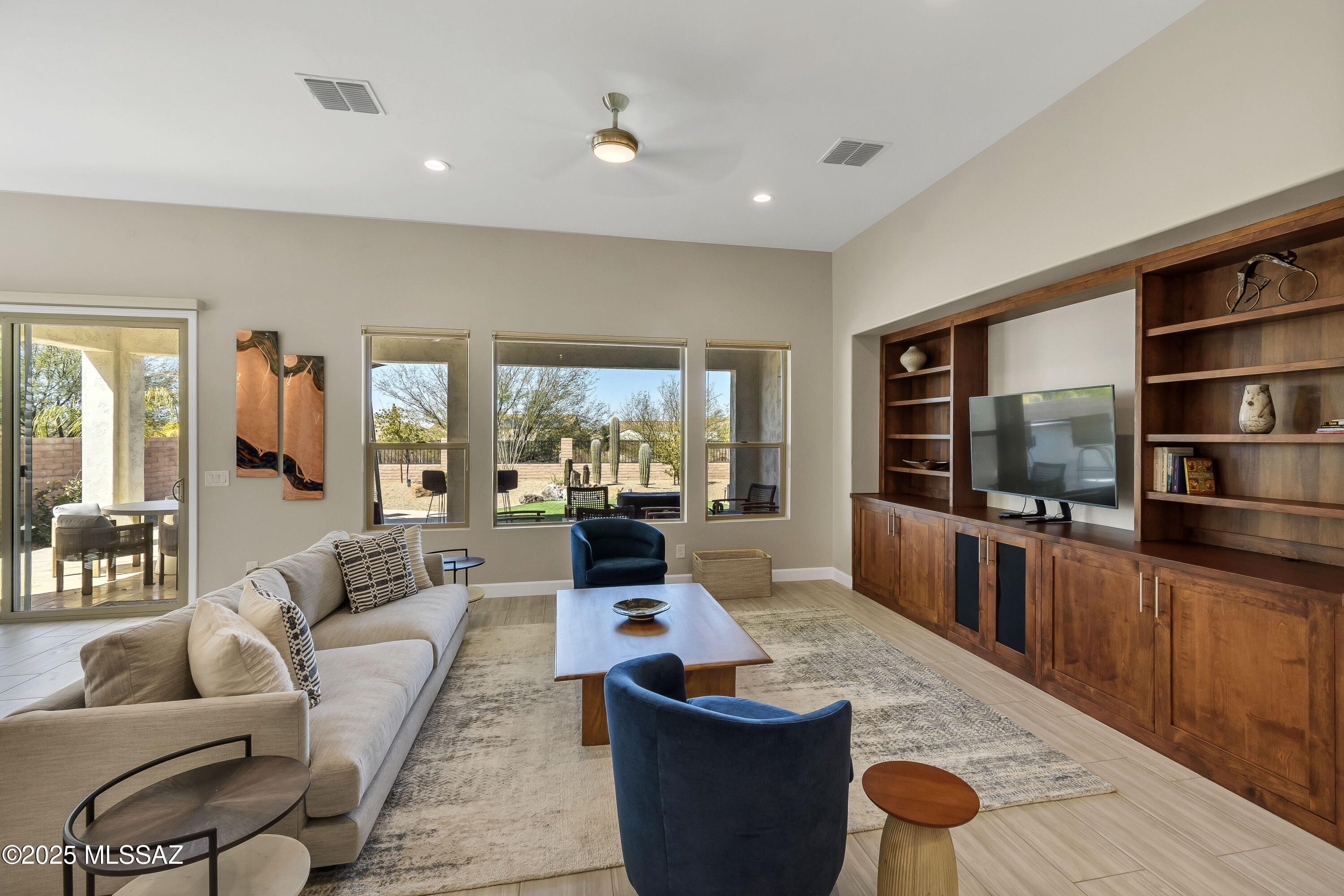 2447 E Canyon Crossing Drive