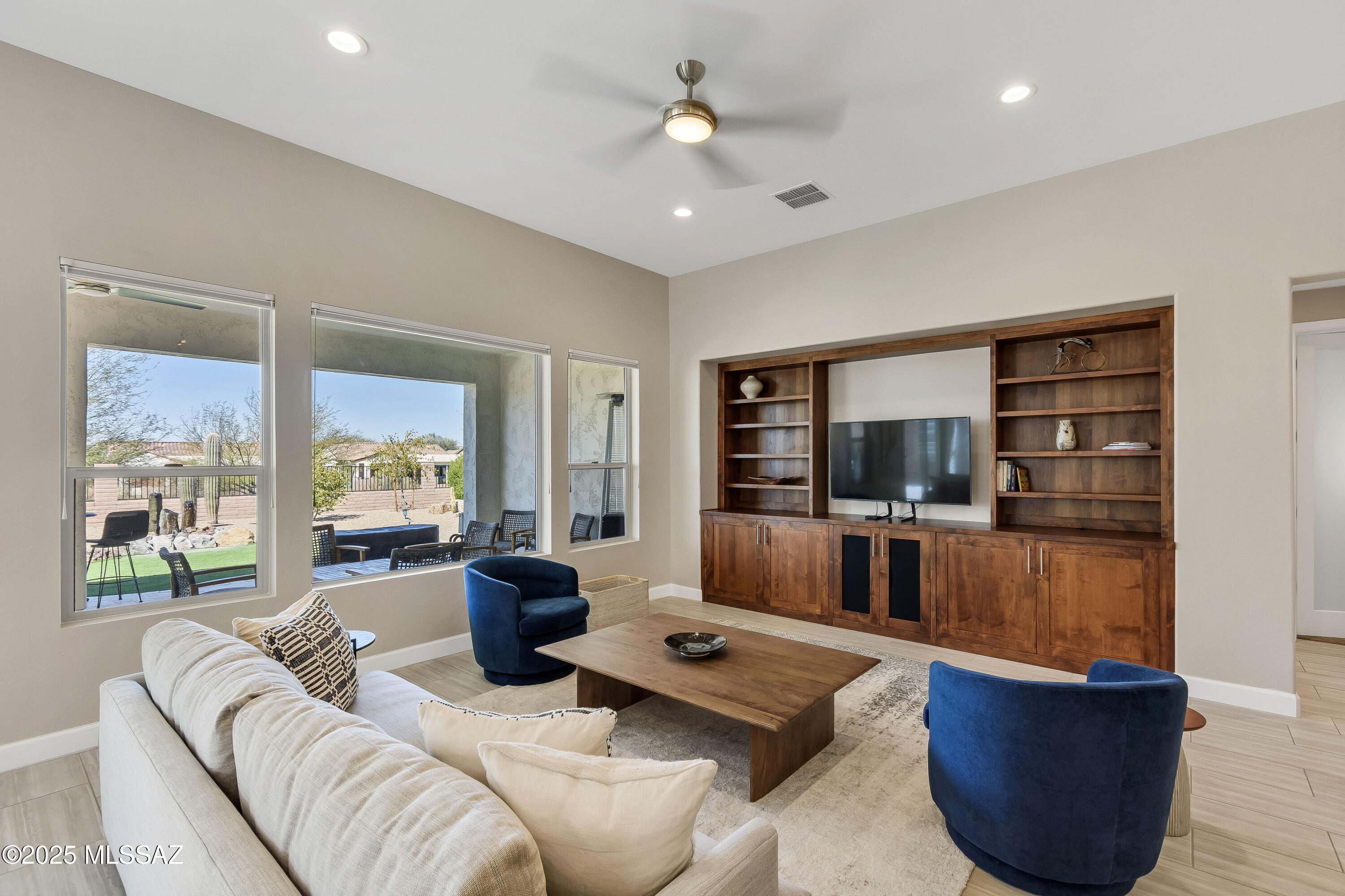 2447 E Canyon Crossing Drive