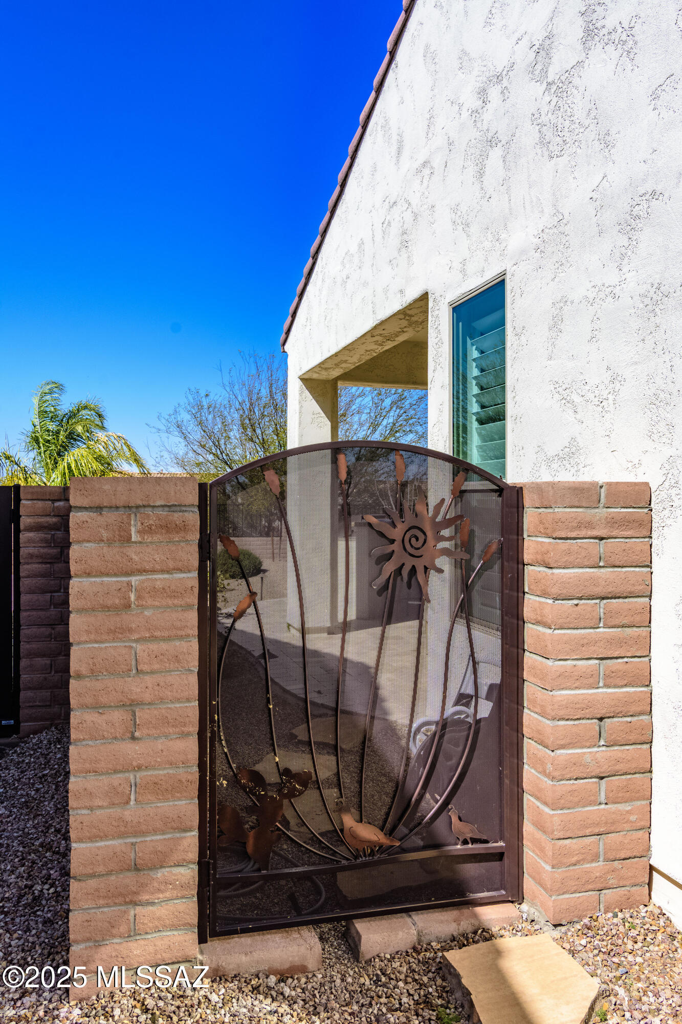 2447 E Canyon Crossing Drive