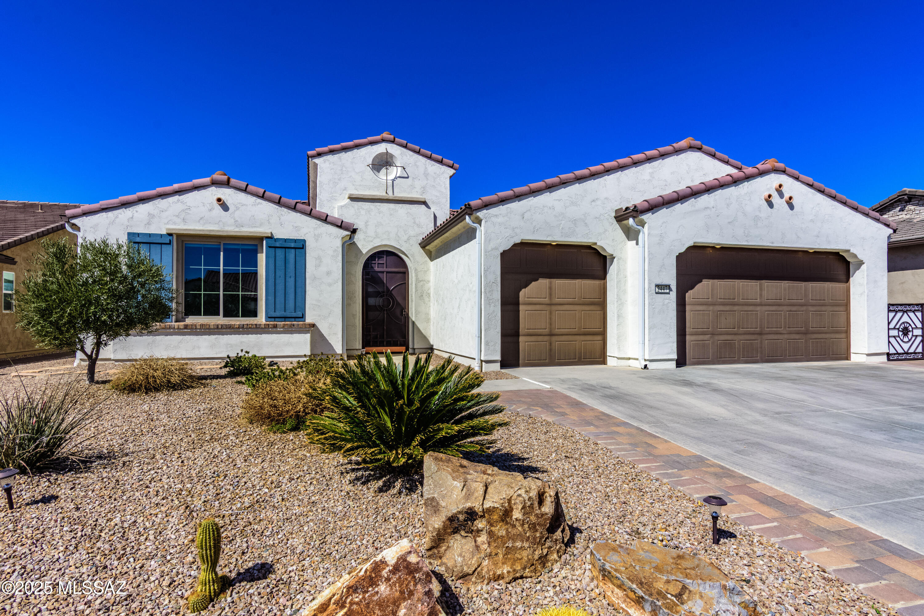 2447 E Canyon Crossing Drive