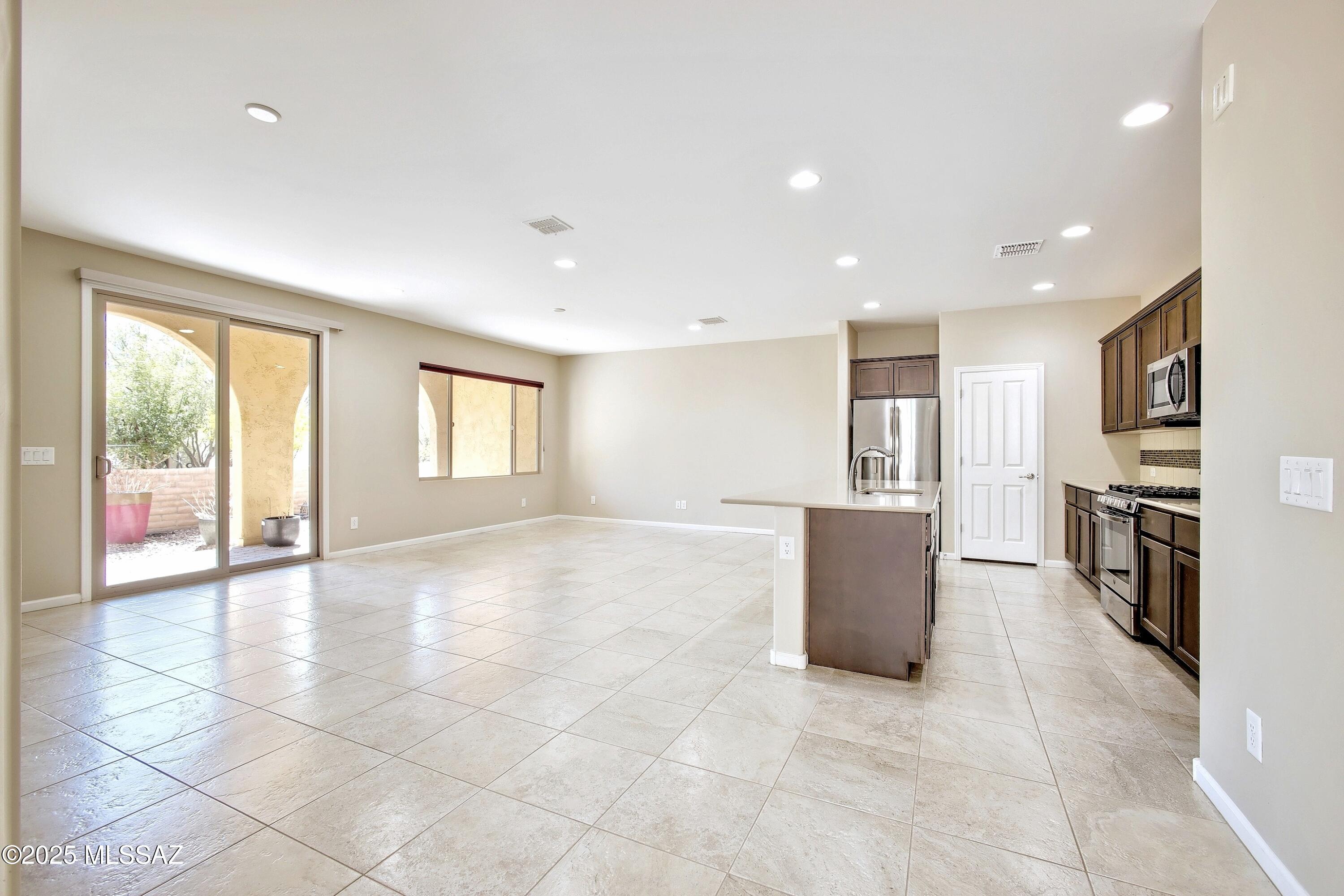 1075 N Echo Ranch Drive