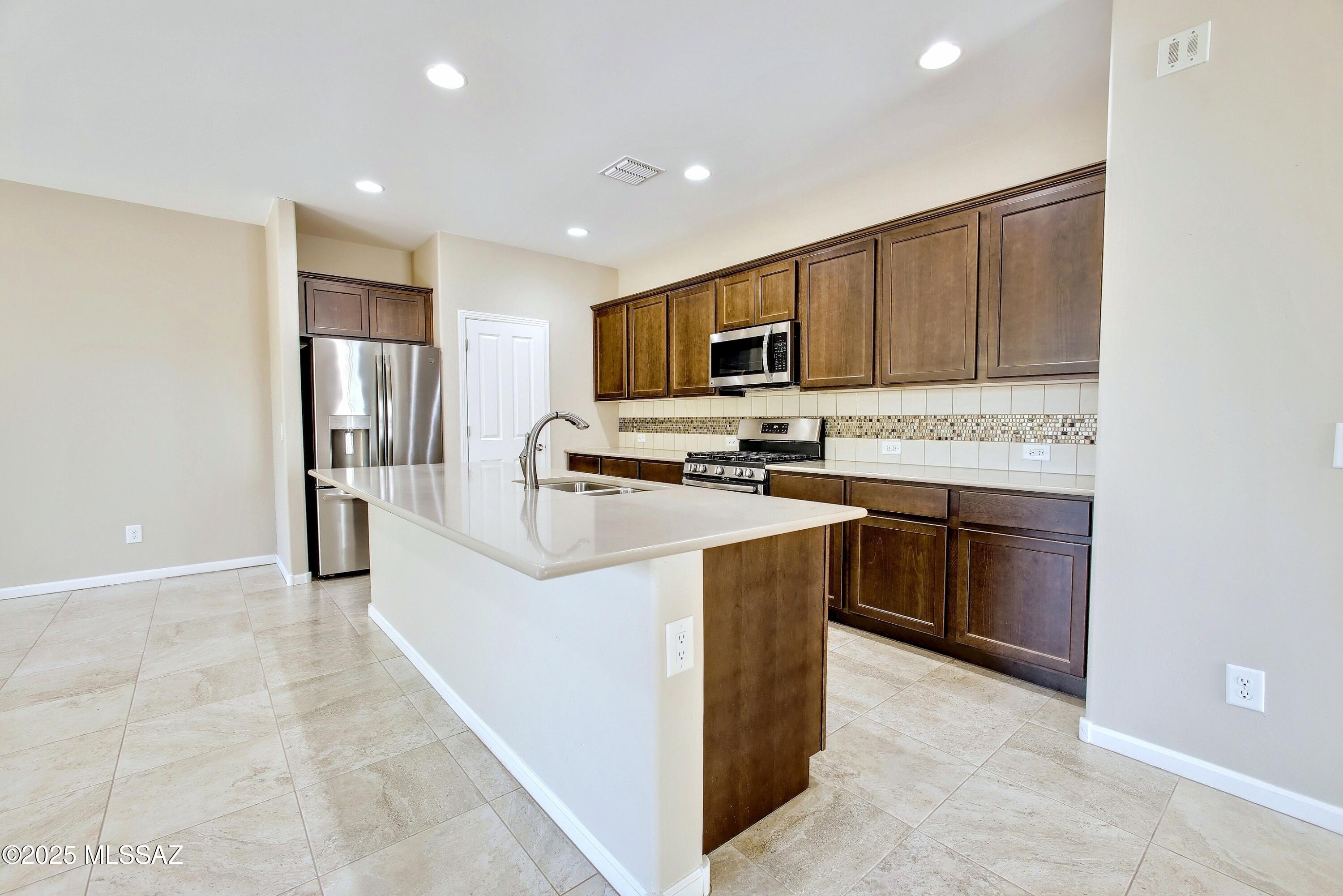 1075 N Echo Ranch Drive