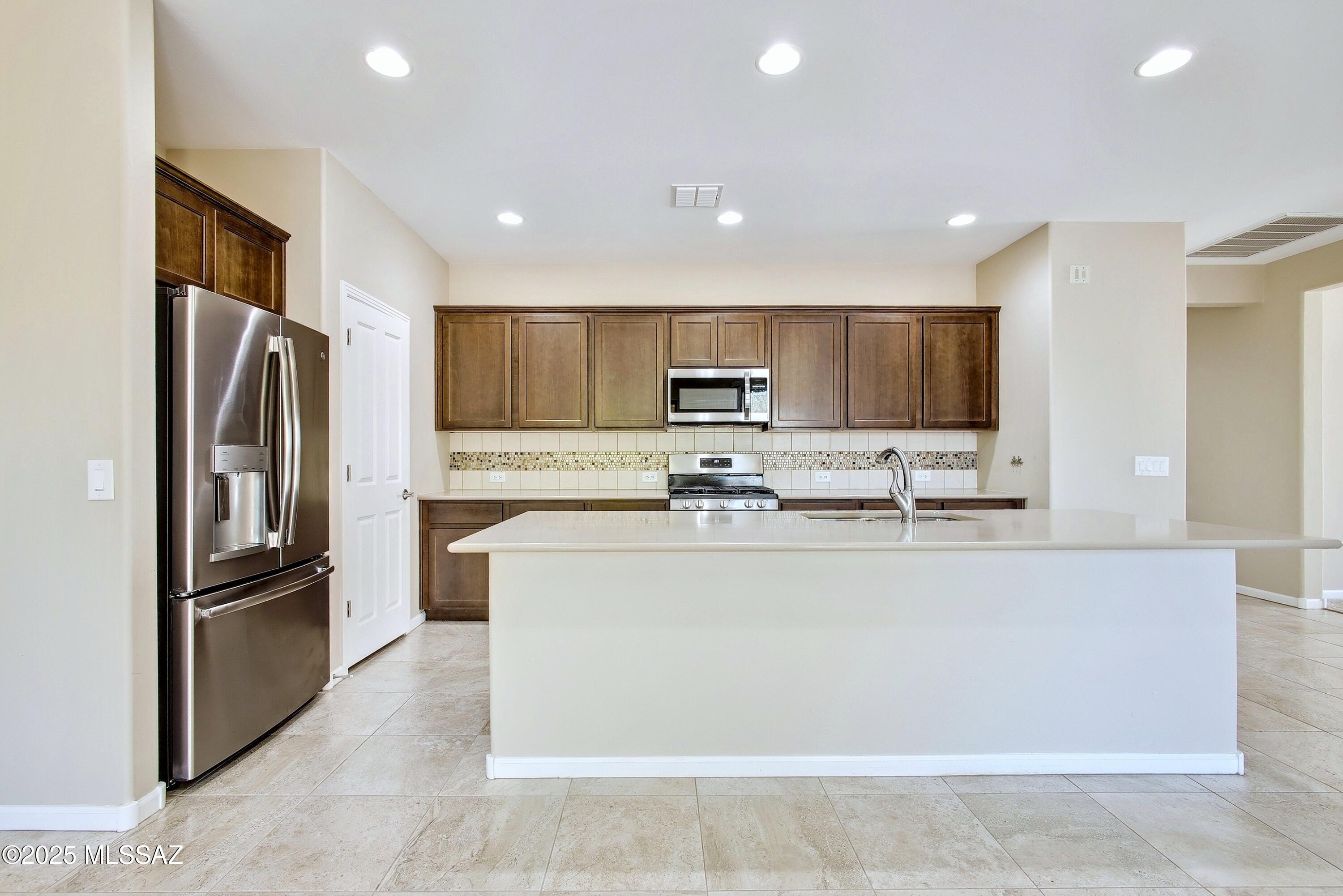 1075 N Echo Ranch Drive