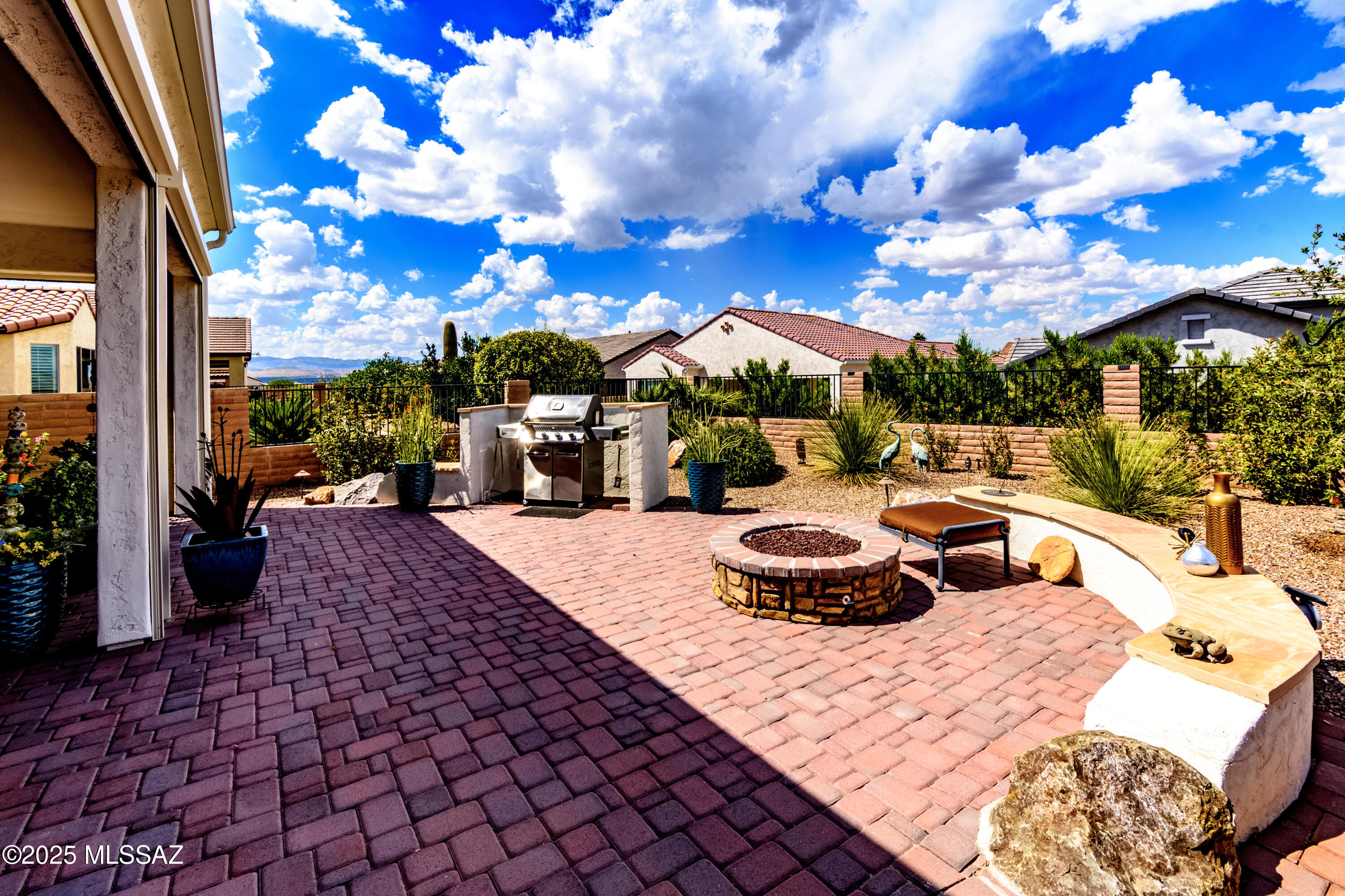 2605 E Josephine View Drive