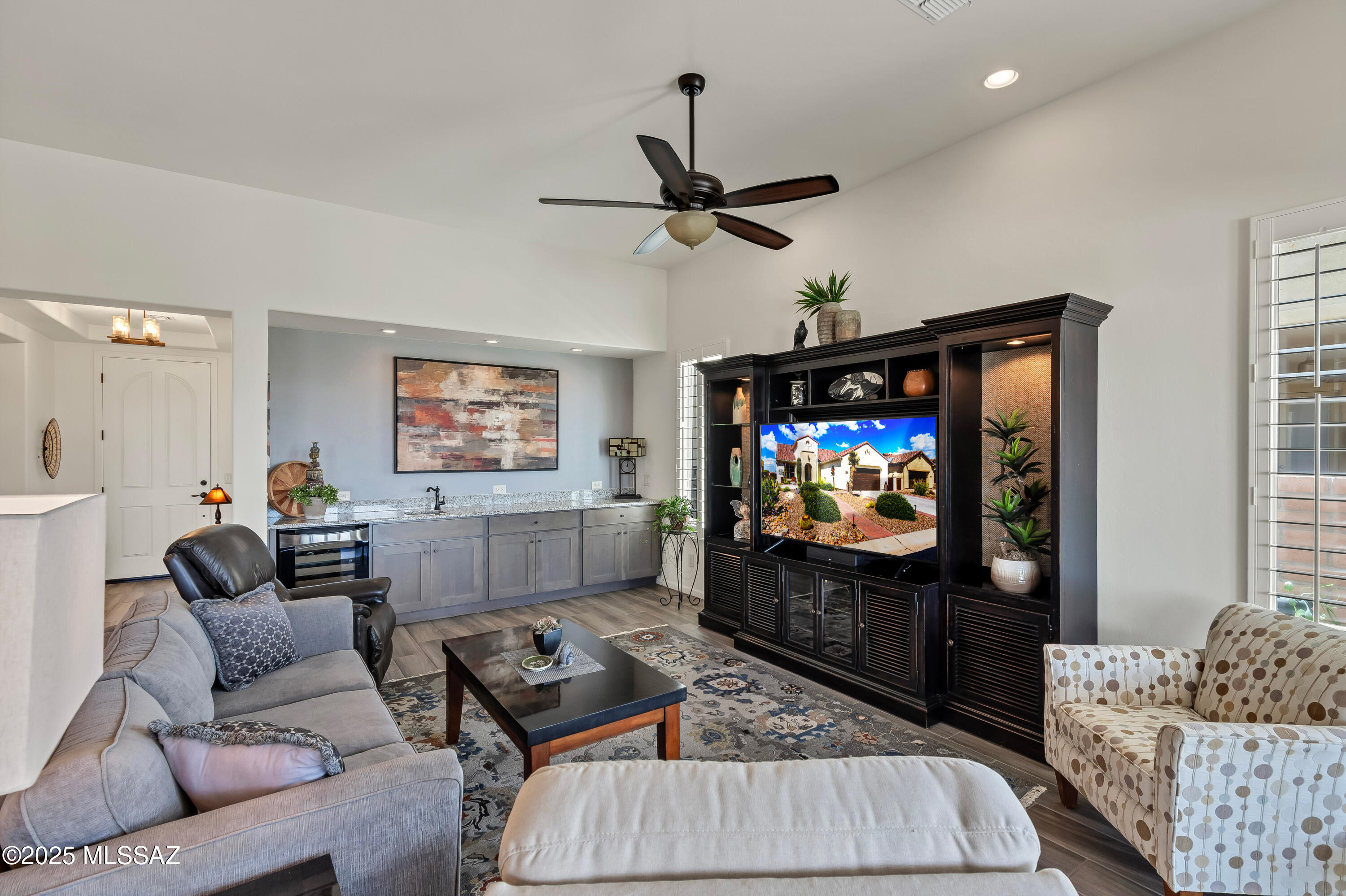 2605 E Josephine View Drive