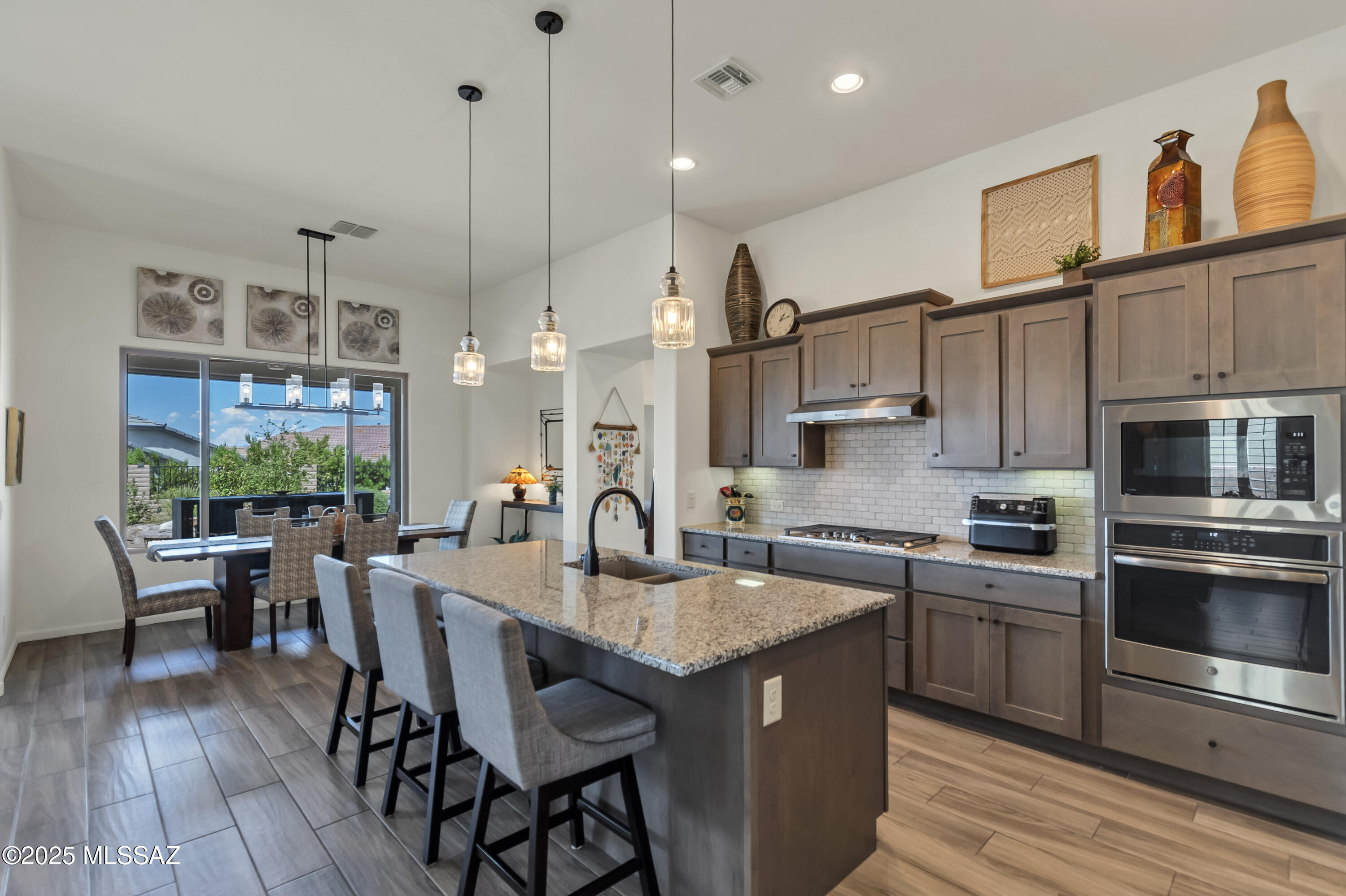 2605 E Josephine View Drive