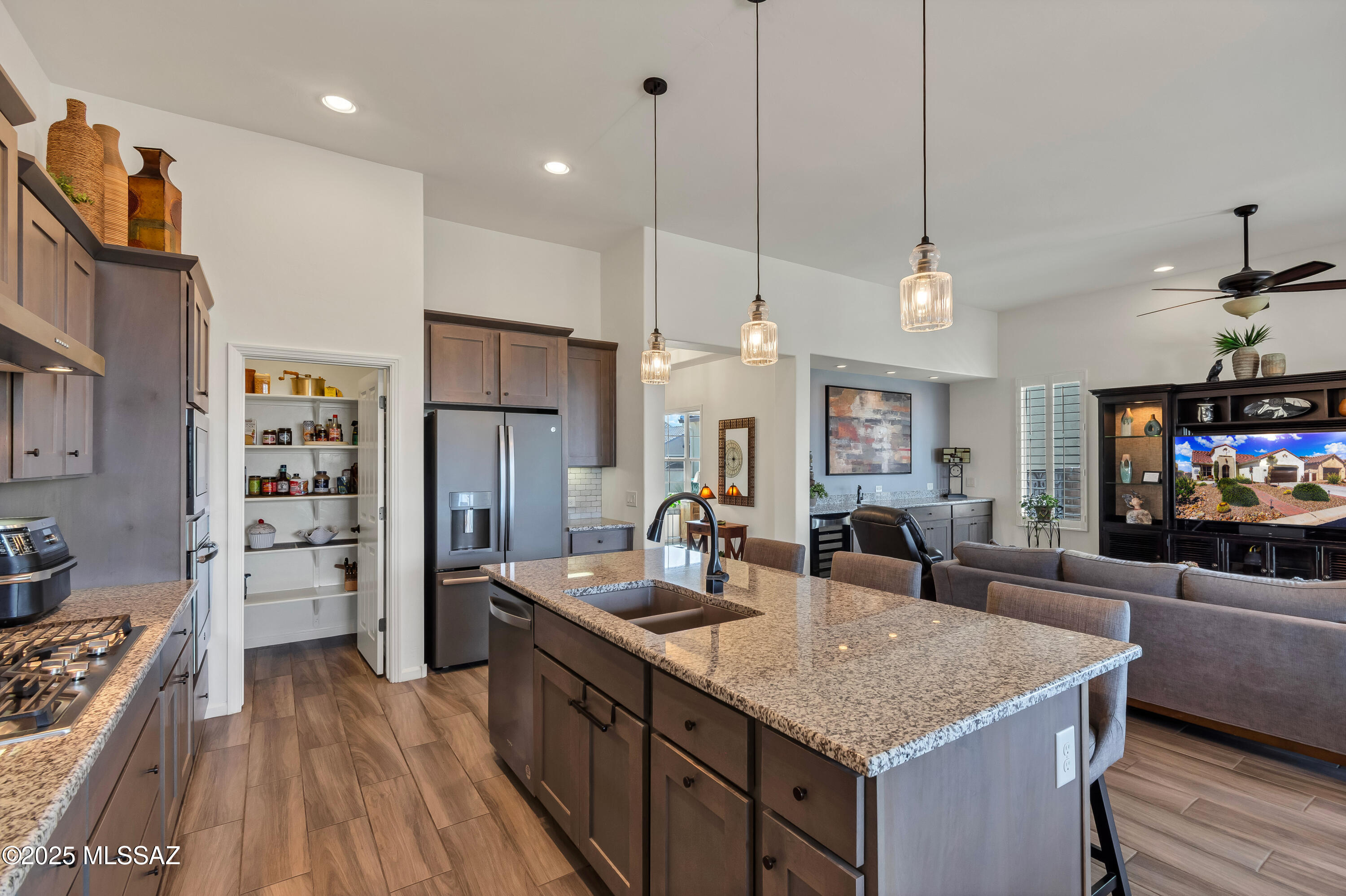 2605 E Josephine View Drive