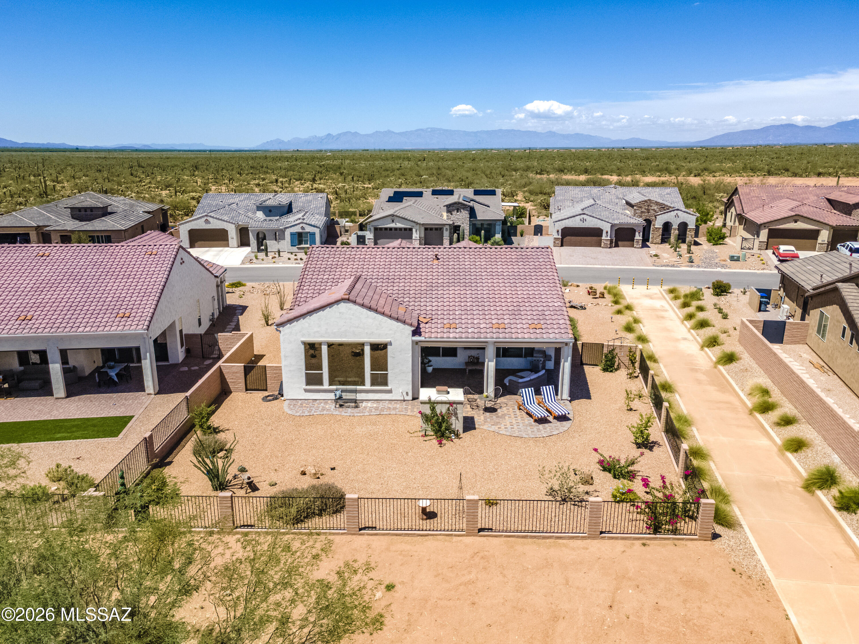 2460 E Copper Vly Way