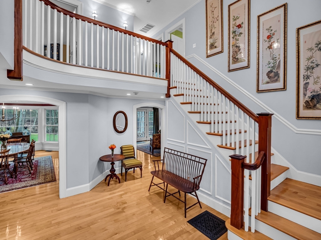 16 Buttonwood Ln