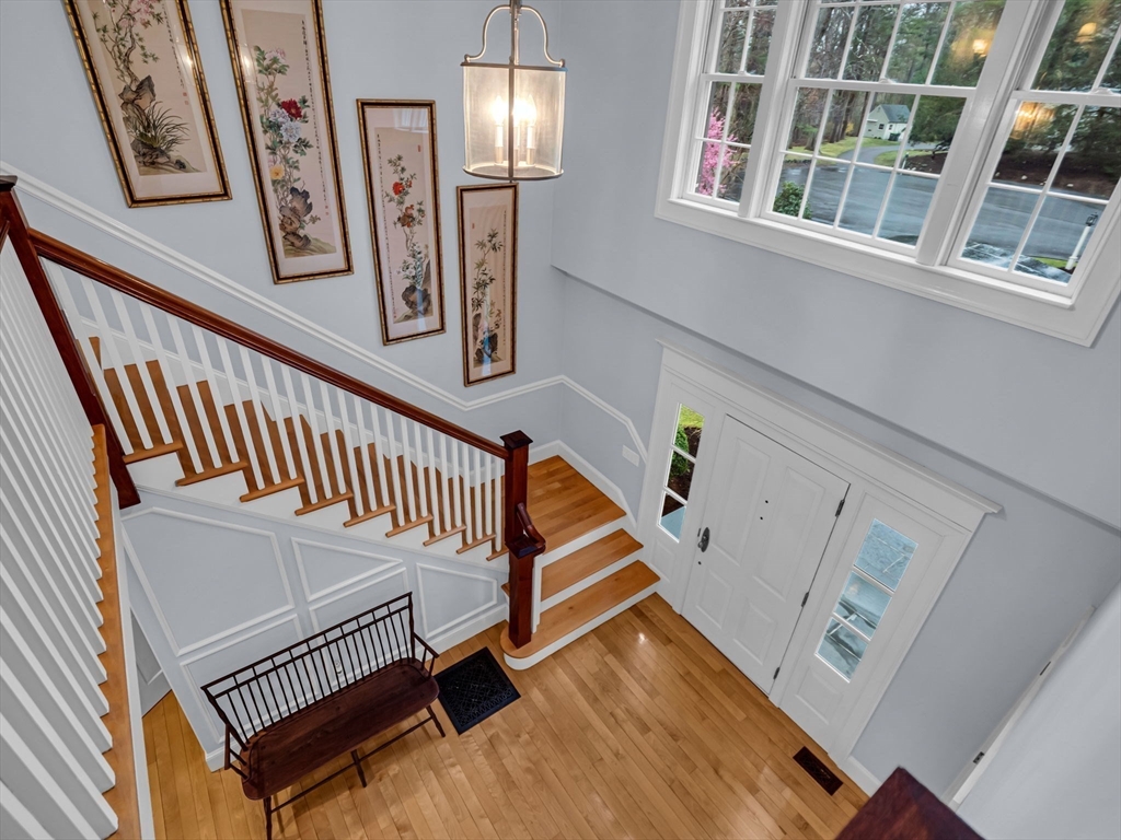 16 Buttonwood Ln