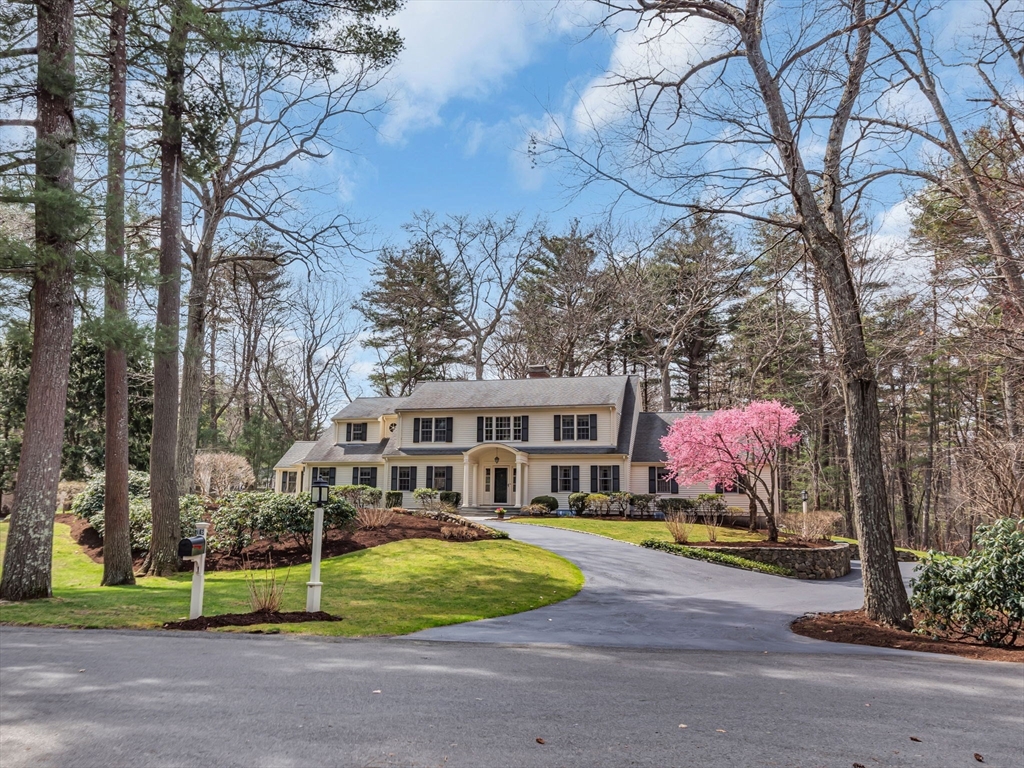 16 Buttonwood Ln