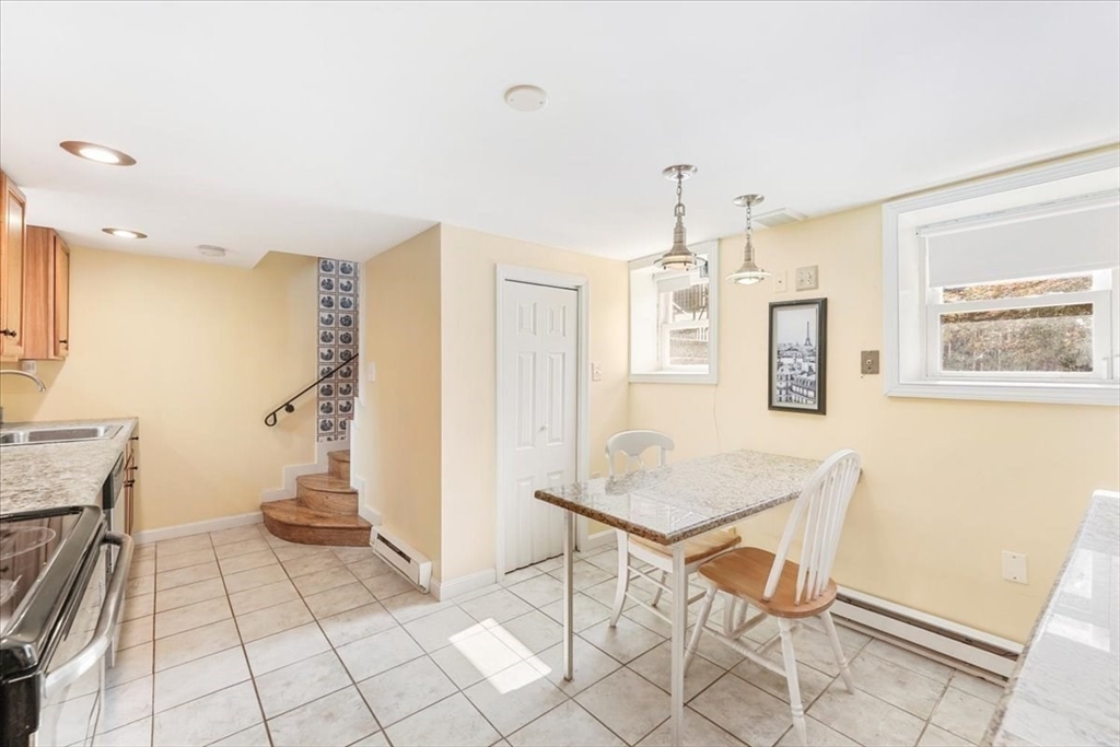 8 Lovis St