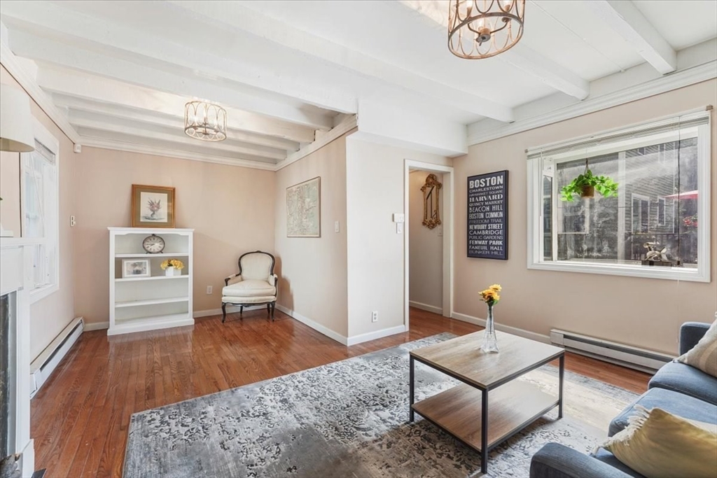 8 Lovis St