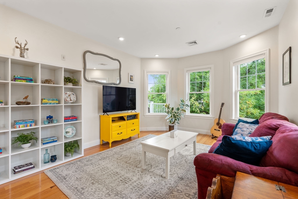466 Medford St # 3