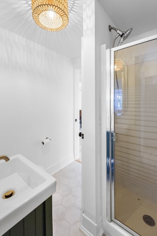 16 Bridle Path