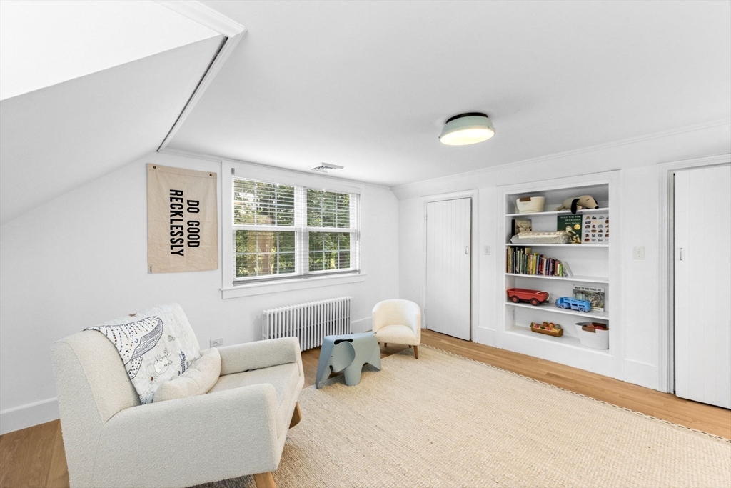 16 Bridle Path