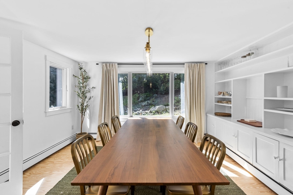 16 Bridle Path