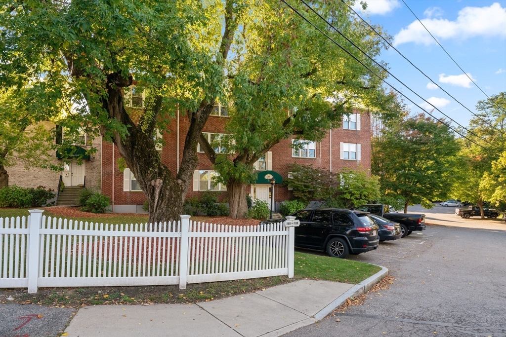168 Newton St # 5