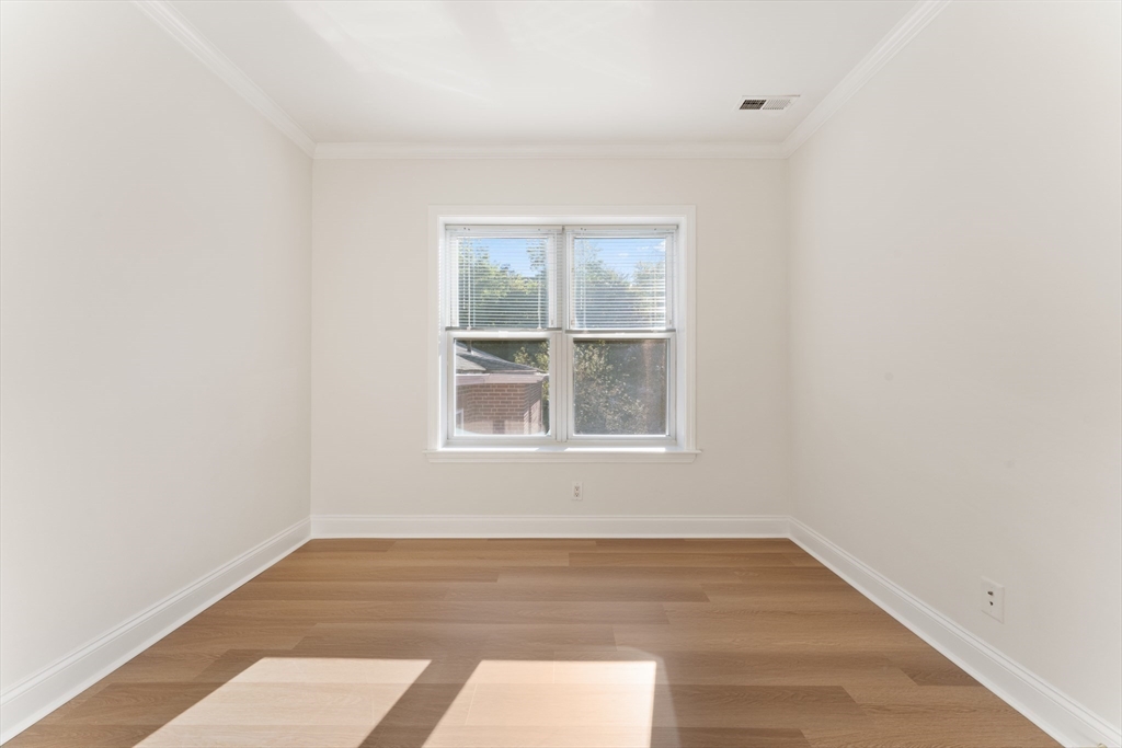 168 Newton St # 5