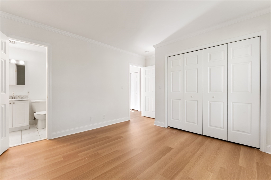 168 Newton St # 5