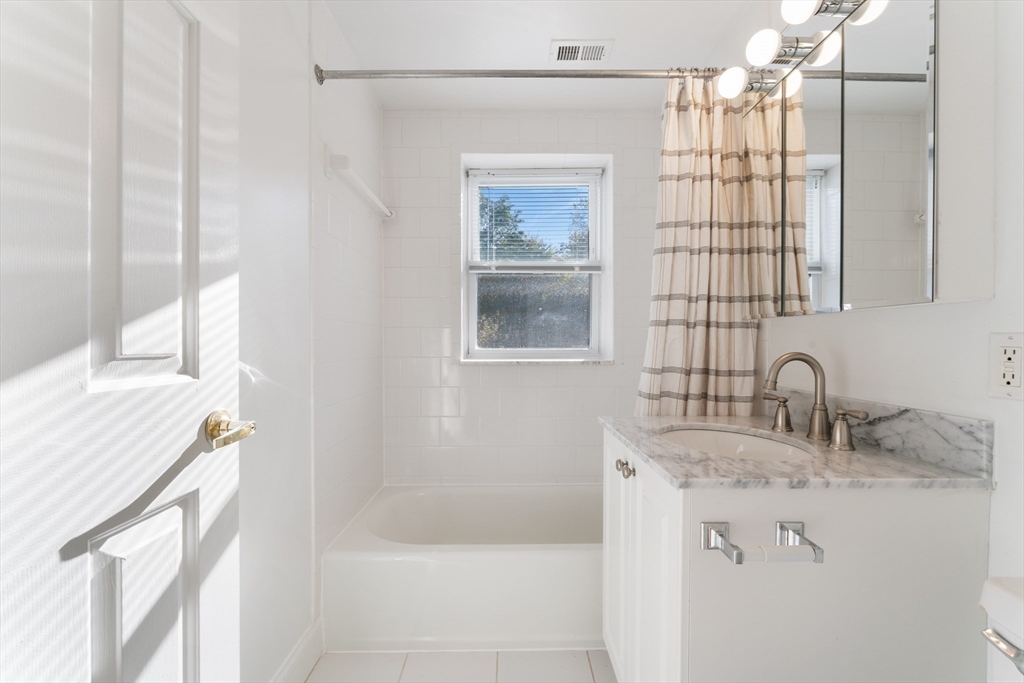 168 Newton St # 5
