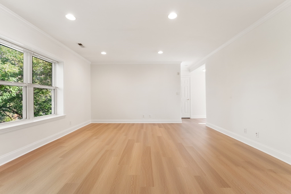 168 Newton St # 5