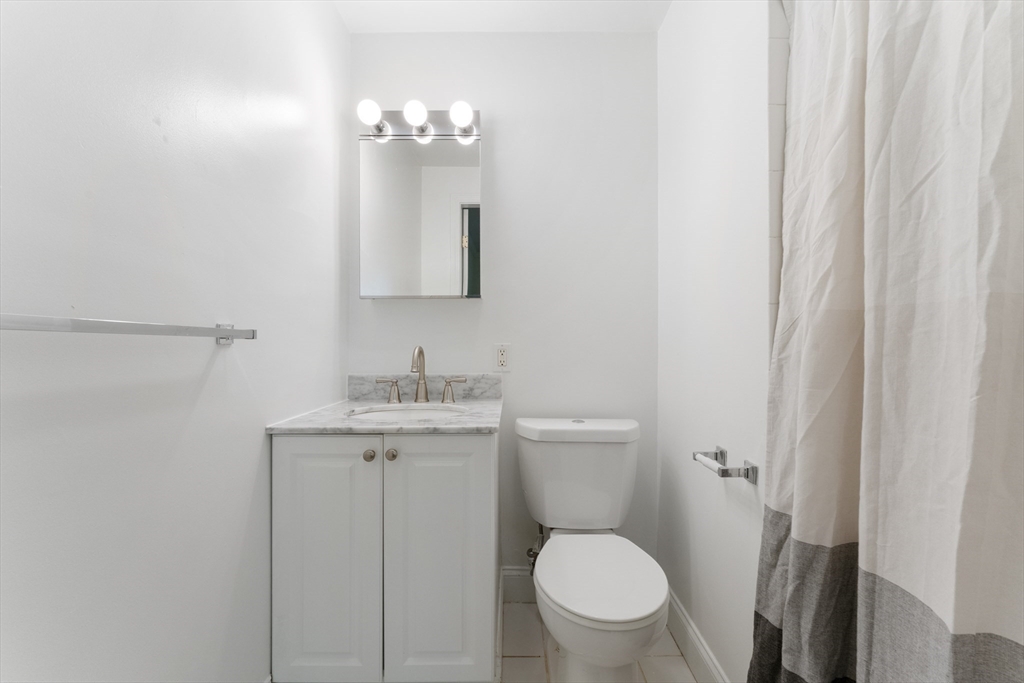 168 Newton St # 5