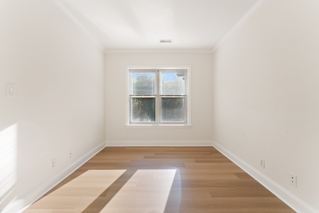 168 Newton St # 5
