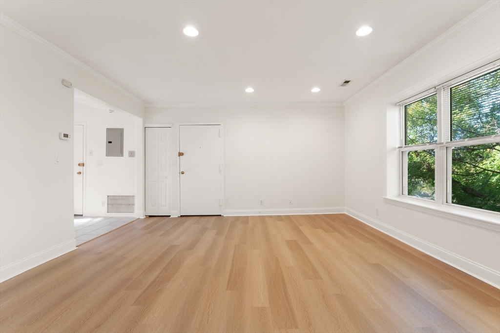 168 Newton St # 5