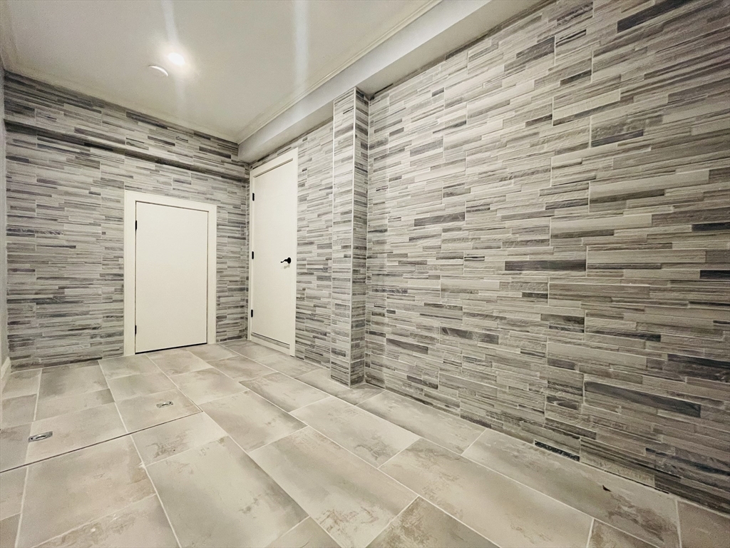 28 Wolcott Rd