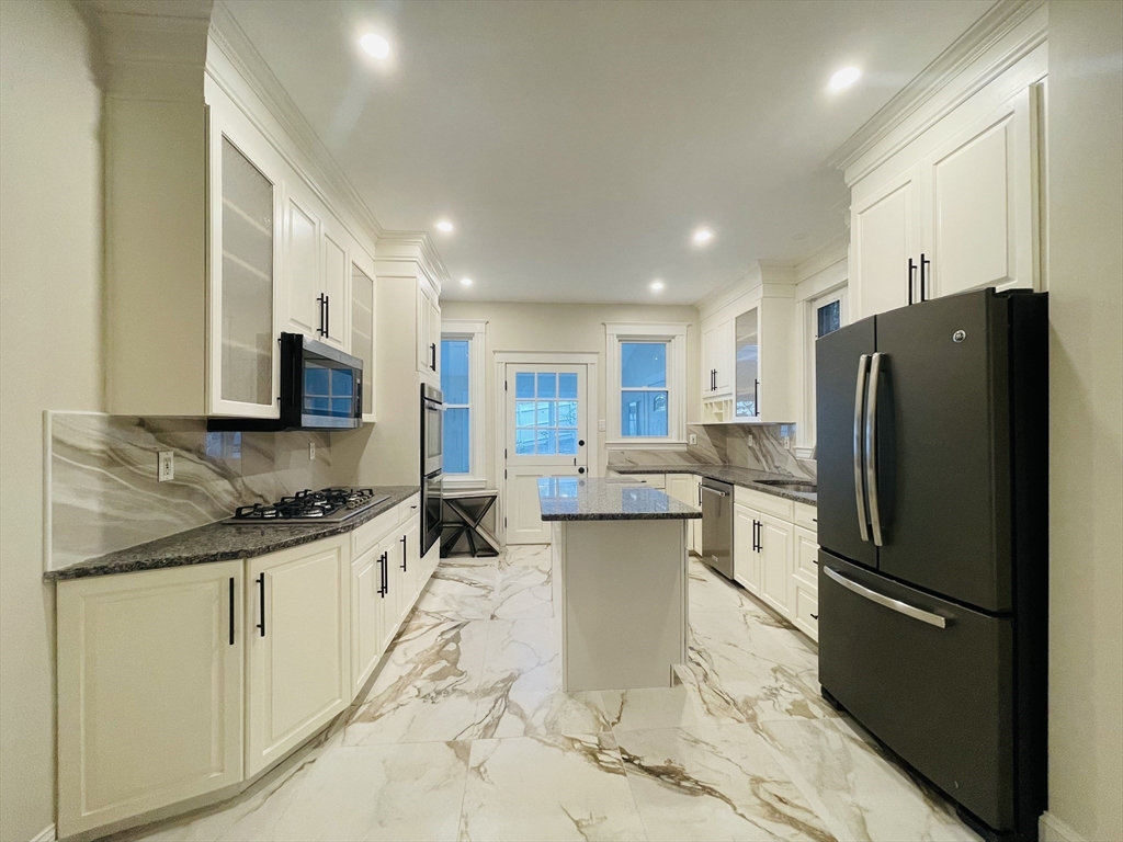 28 Wolcott Rd