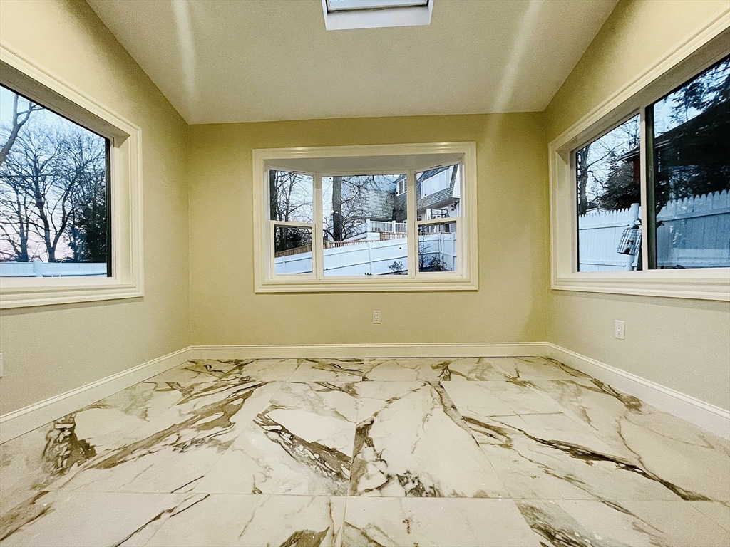 28 Wolcott Rd