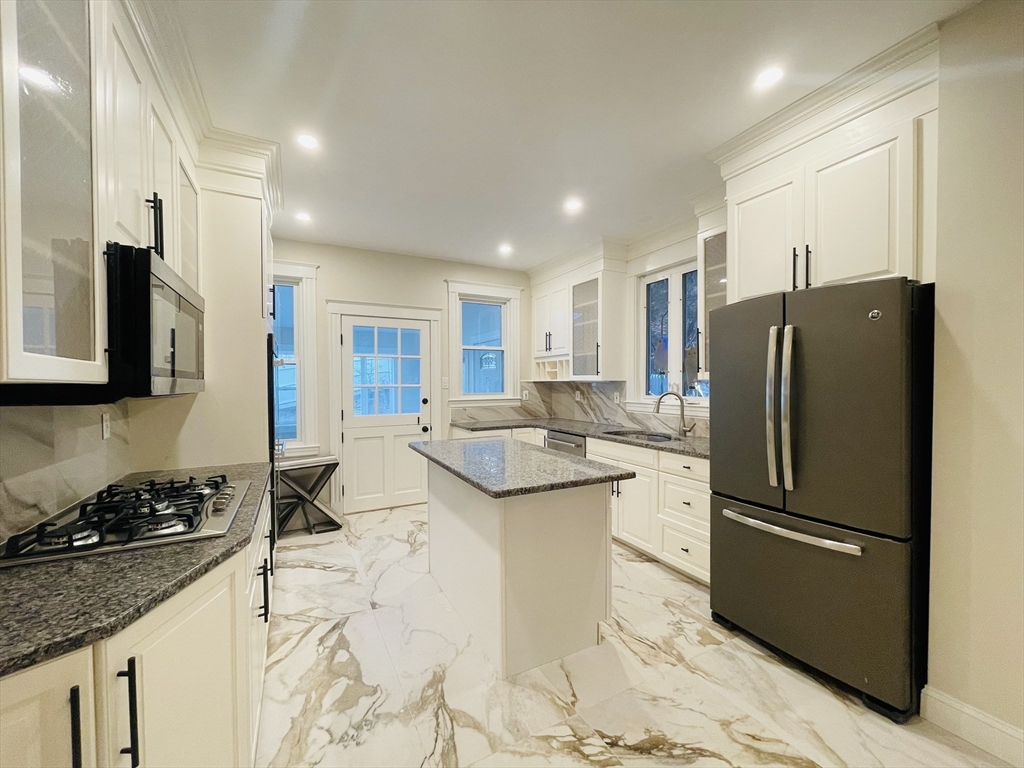 28 Wolcott Rd