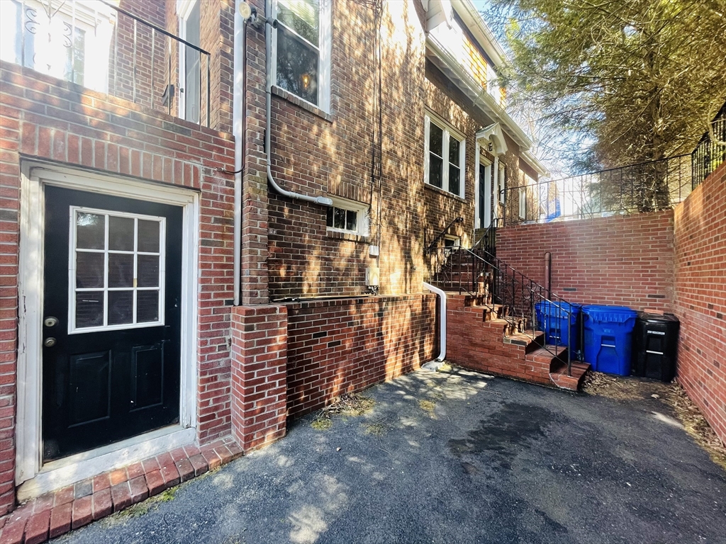 28 Wolcott Rd