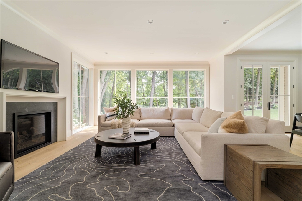 14 Bird Hill Ave, Wellesley