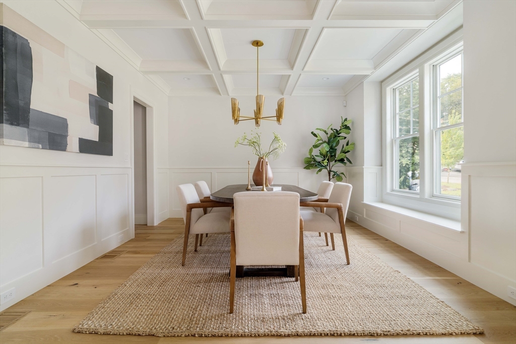 14 Bird Hill Ave, Wellesley