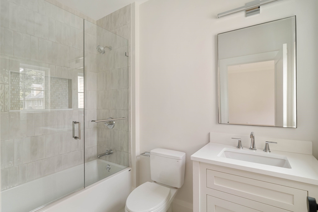 14 Bird Hill Ave, Wellesley